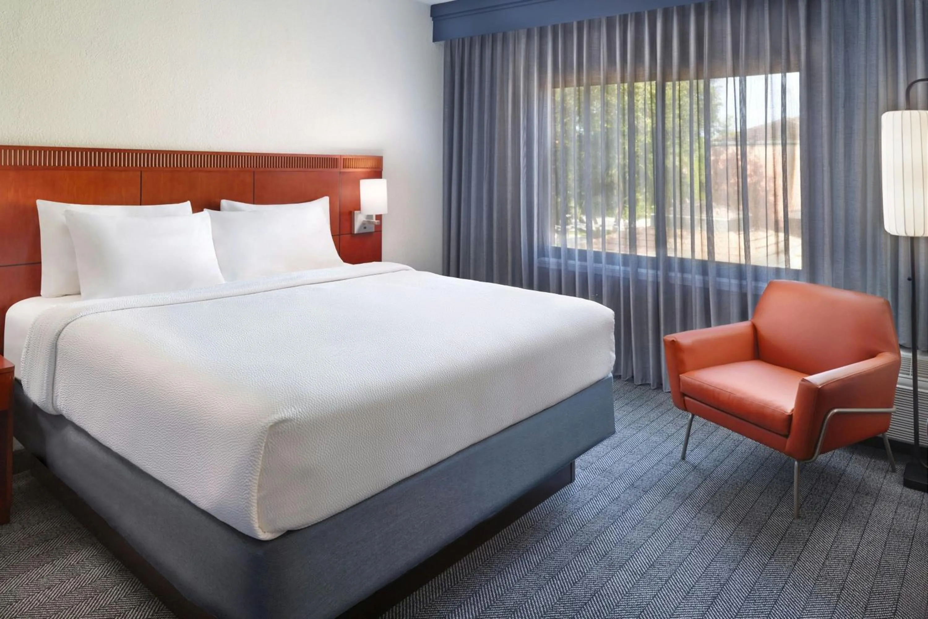 Bedroom, Bed in Courtyard by Marriott Fort Lauderdale City of Plantation