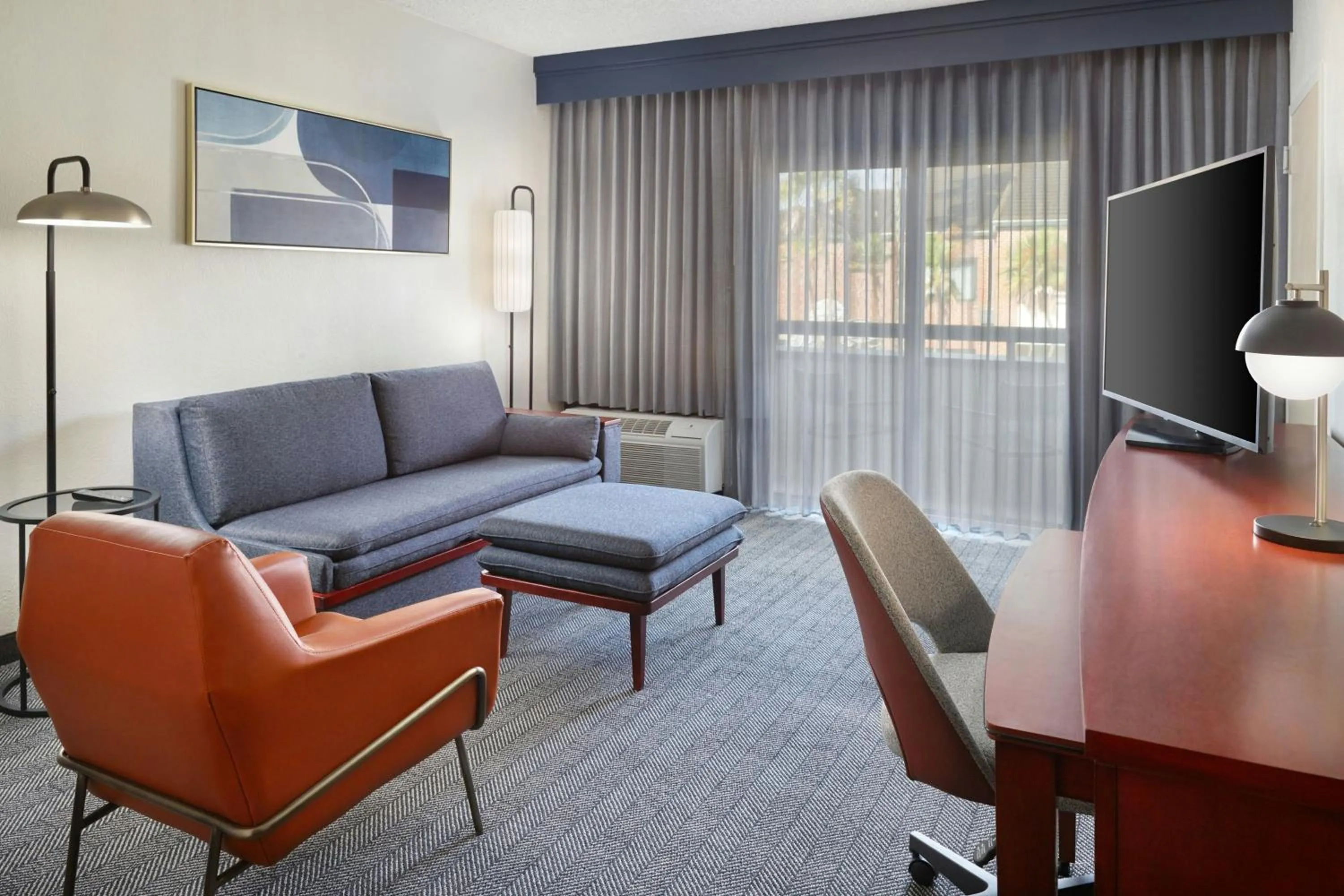 Living room in Courtyard by Marriott Fort Lauderdale City of Plantation