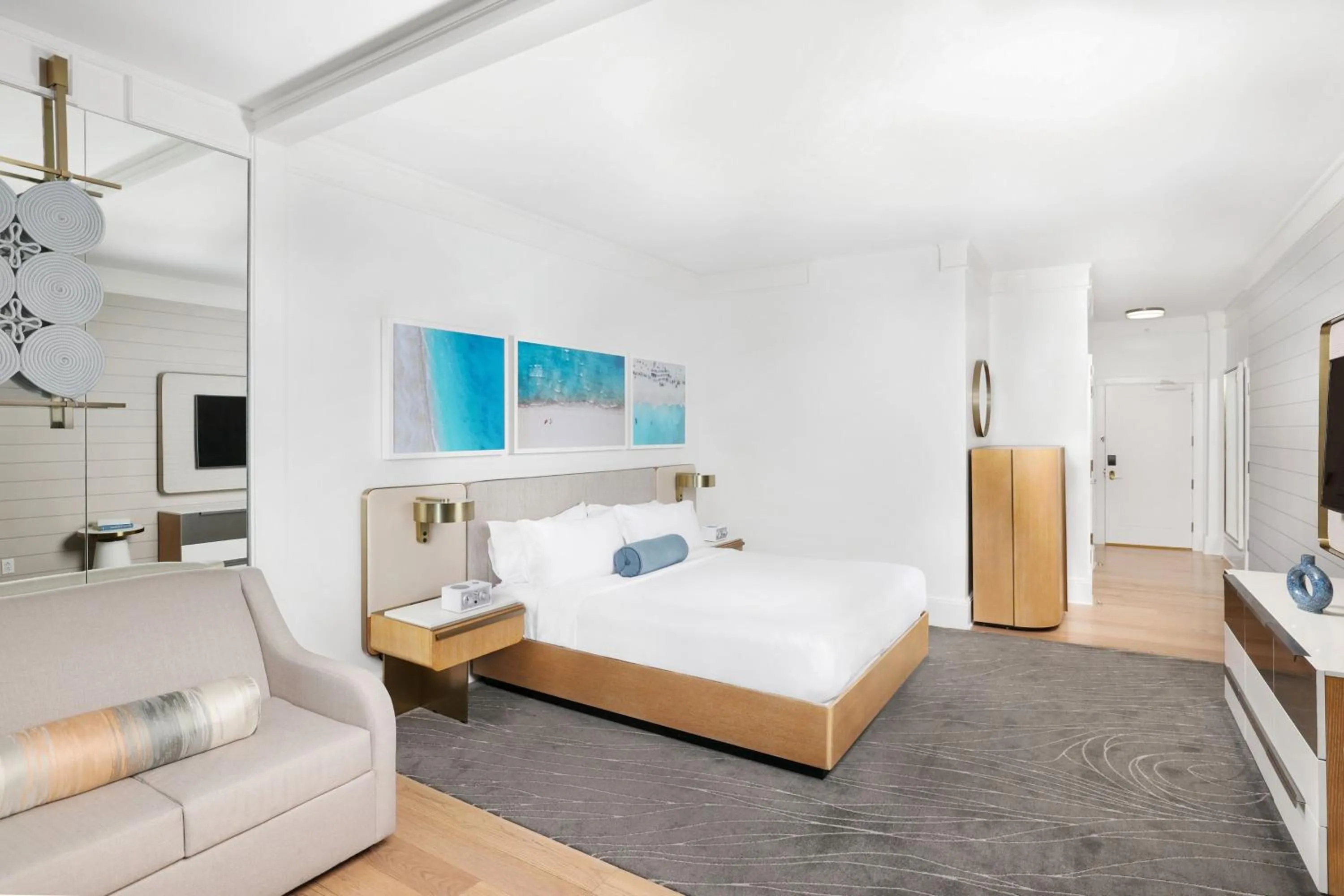 Photo of the whole room, Bed in The Ritz-Carlton, Fort Lauderdale