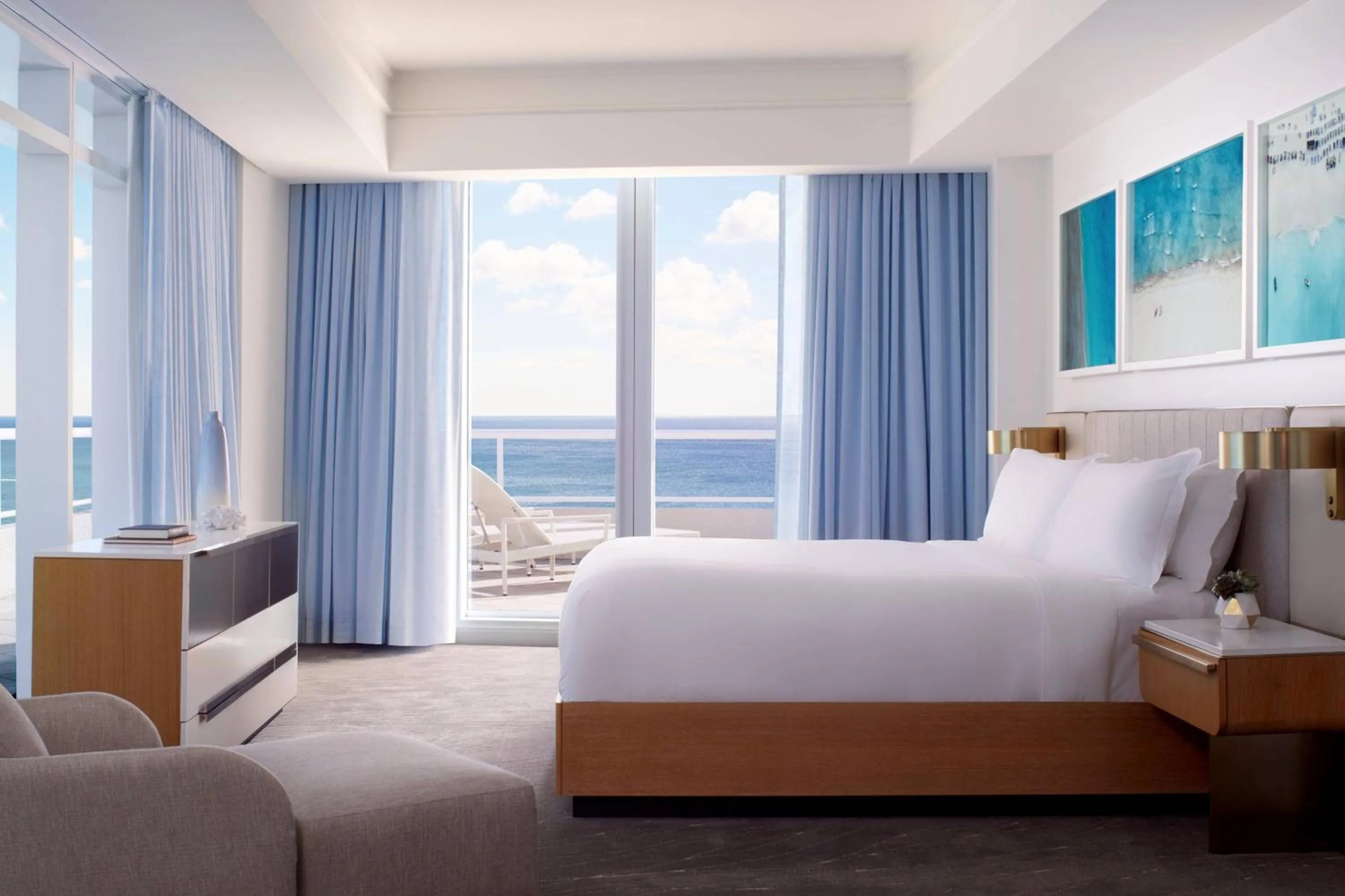 Bedroom, Bed in The Ritz-Carlton, Fort Lauderdale