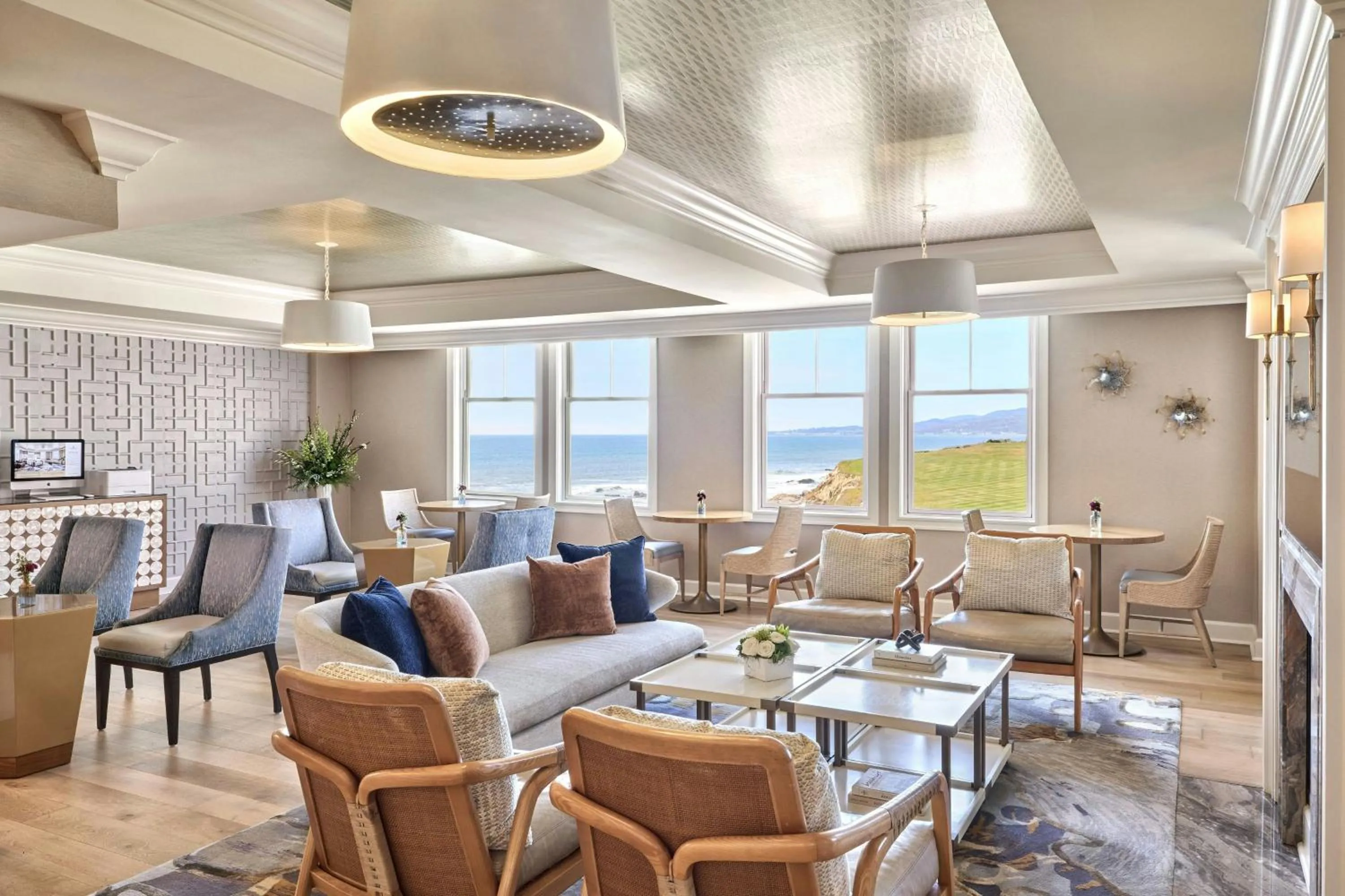 Lounge or bar in The Ritz-Carlton, Half Moon Bay