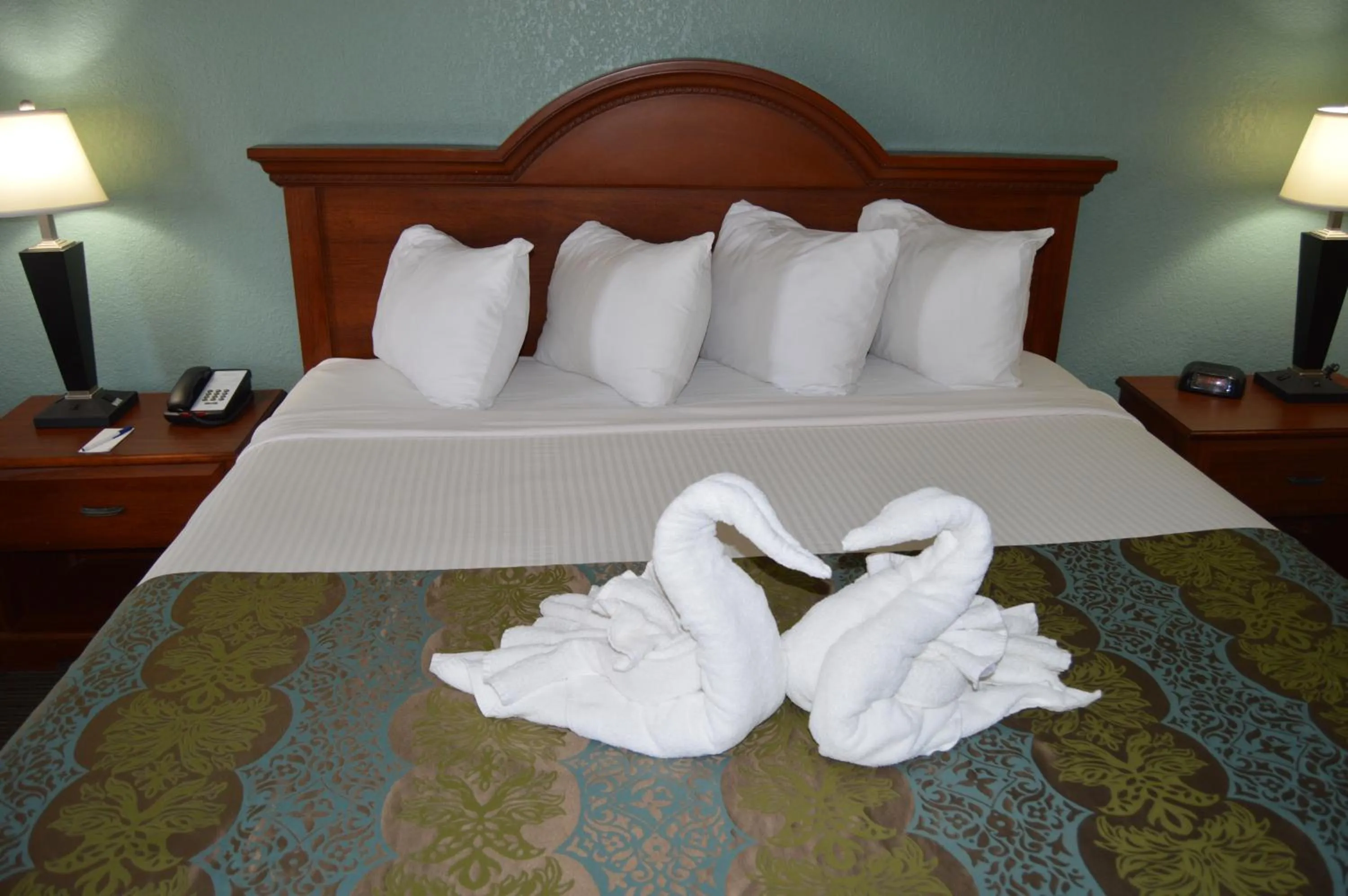 Photo of the whole room in Baymont by Wyndham Sarasota