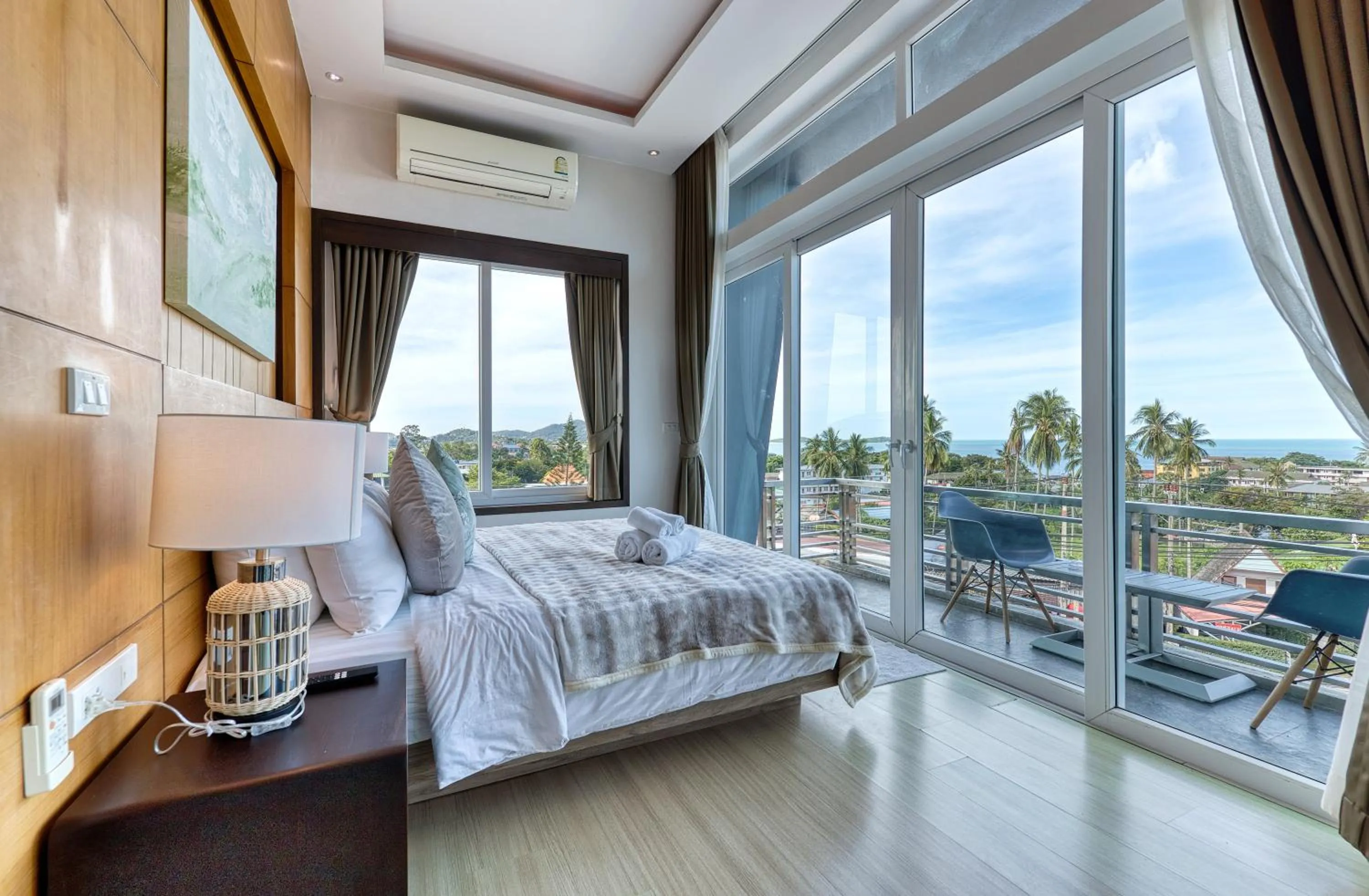 Bed in Surisa Seaview Pool Villas