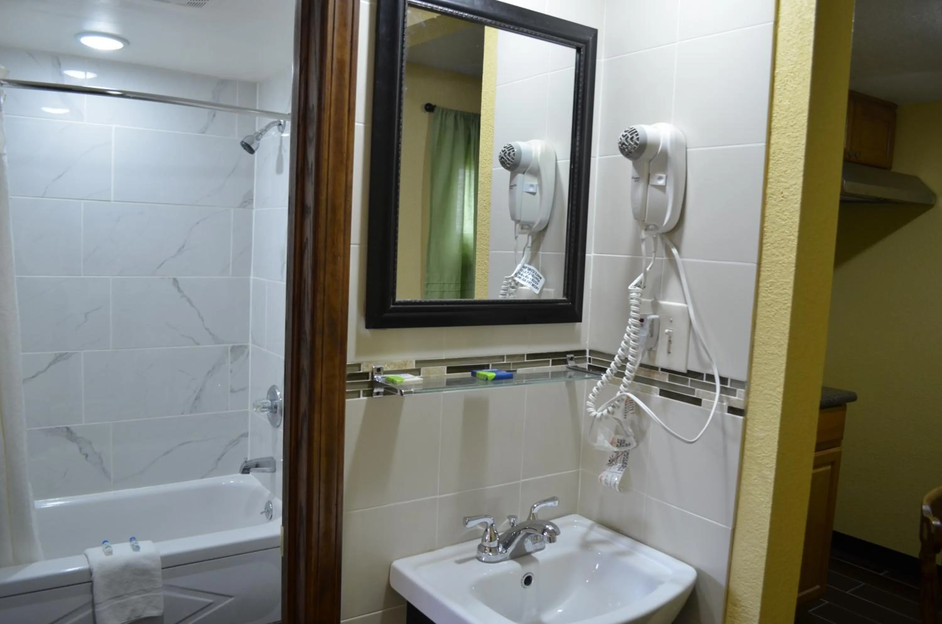 Bathroom in Budget Inn Williamsville