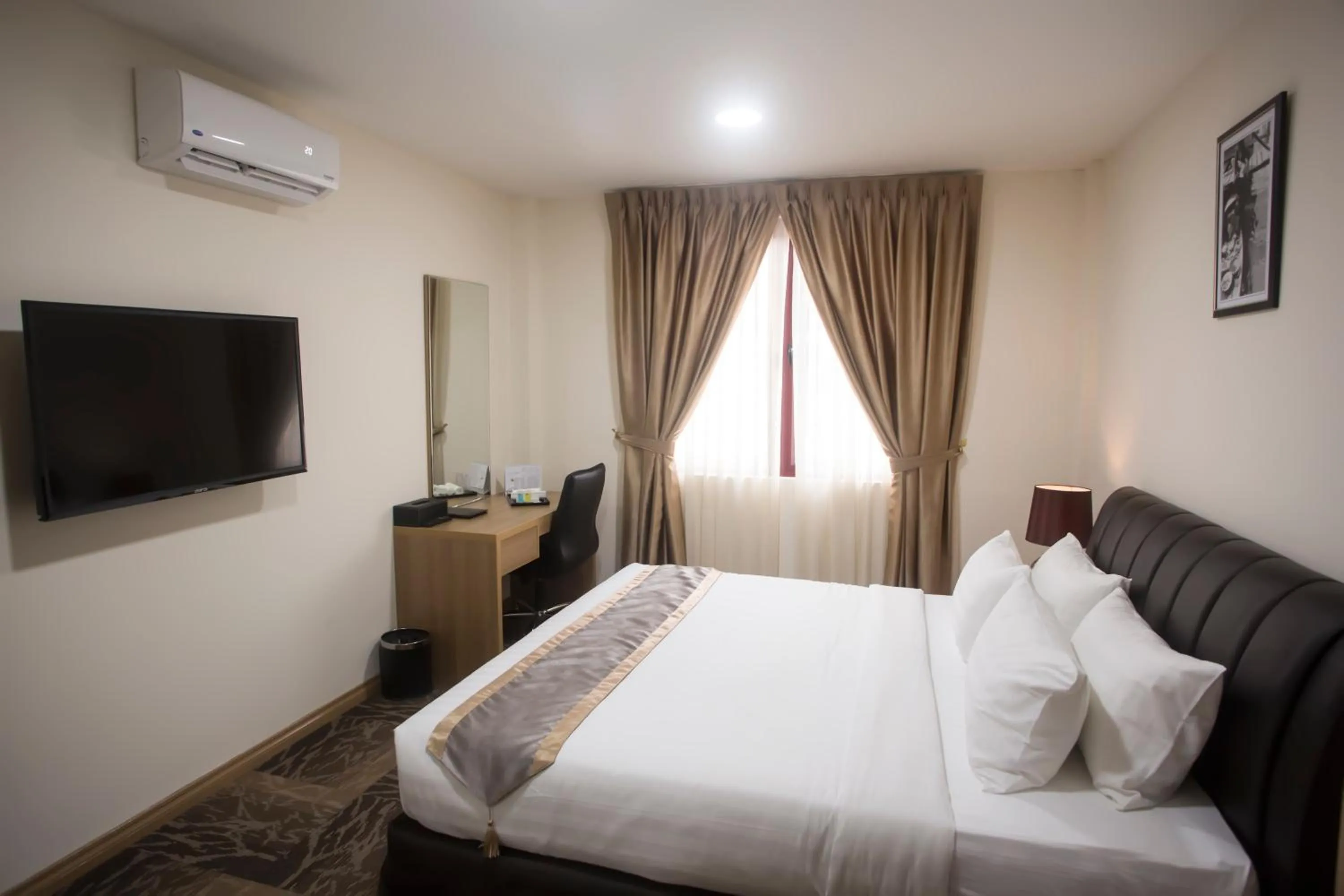 Bed in Al Afiah Hotel