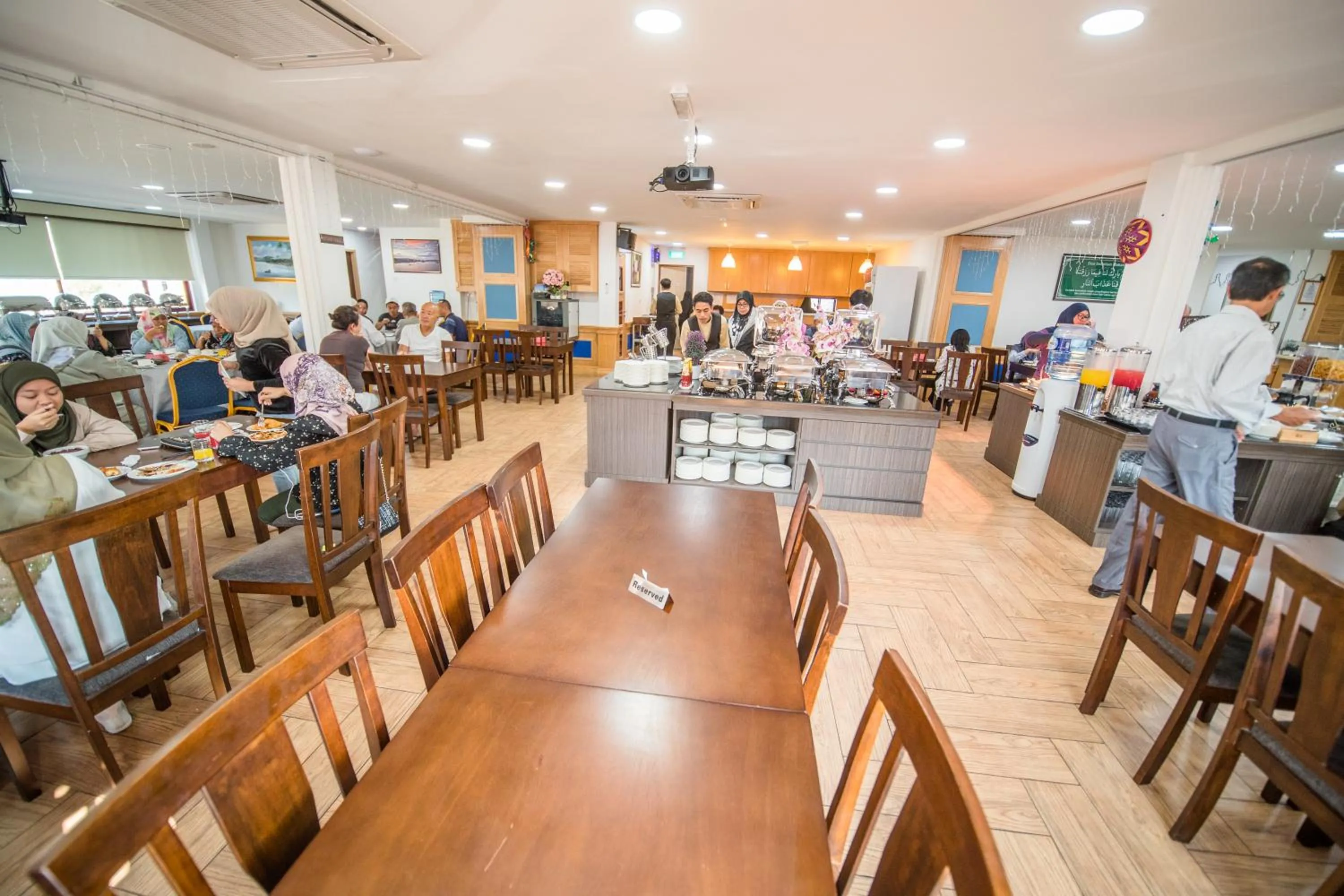 Restaurant/places to eat in Al Afiah Hotel