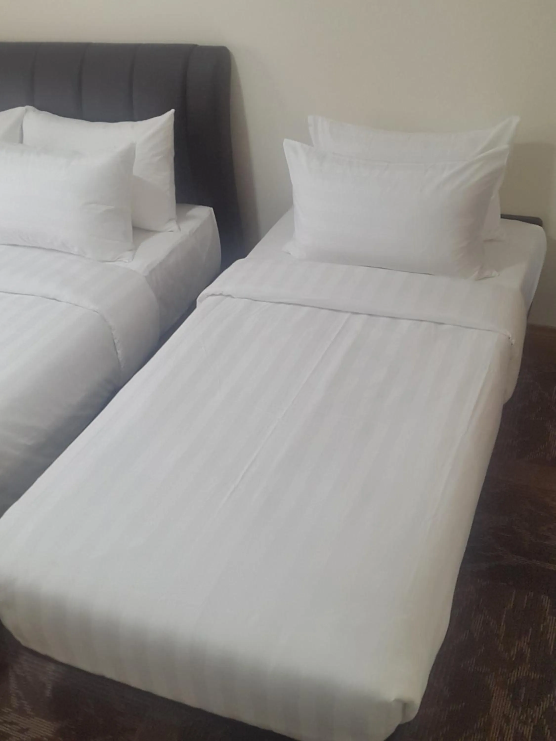 Bed in Al Afiah Hotel