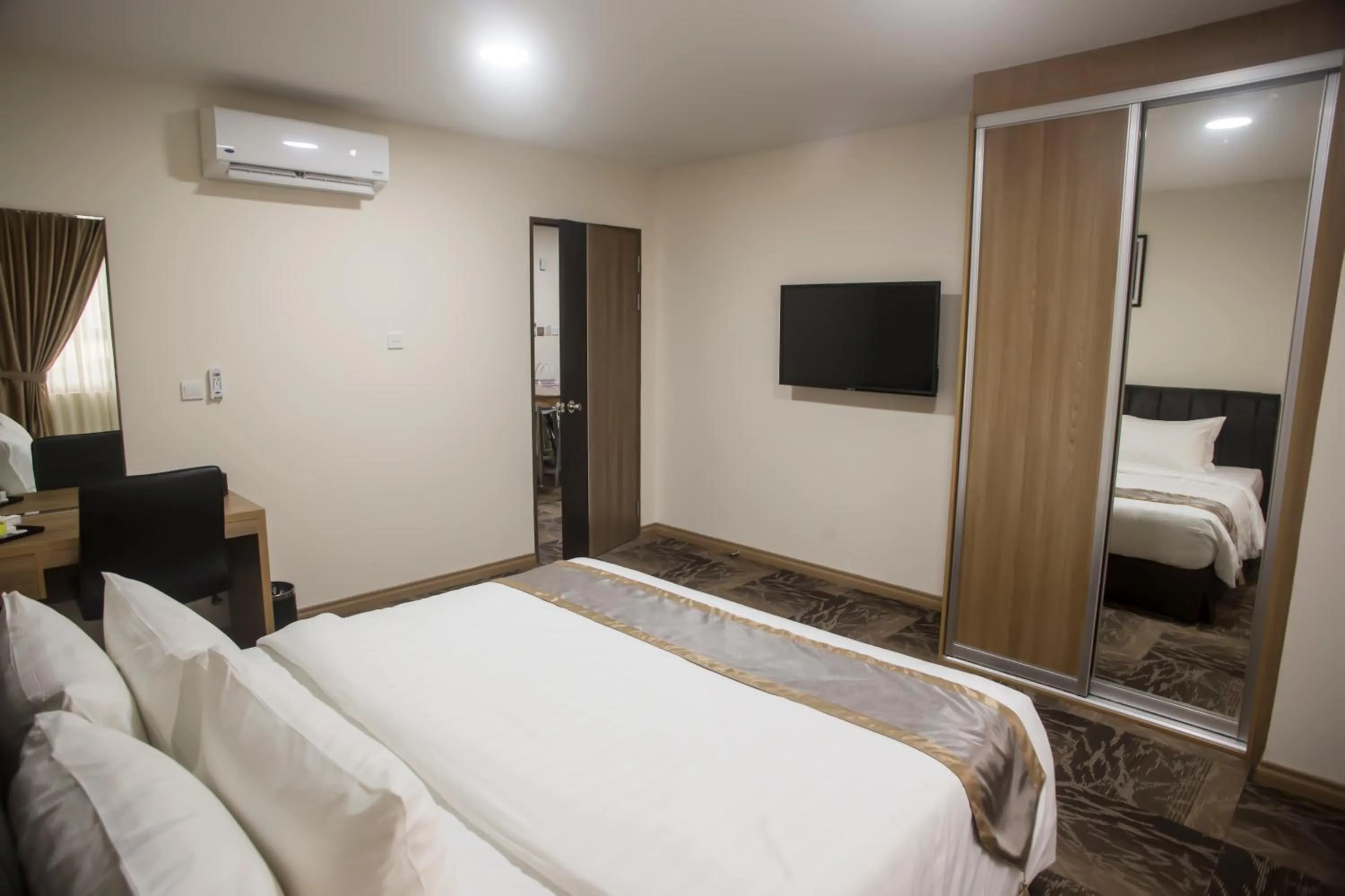 Bed in Al Afiah Hotel