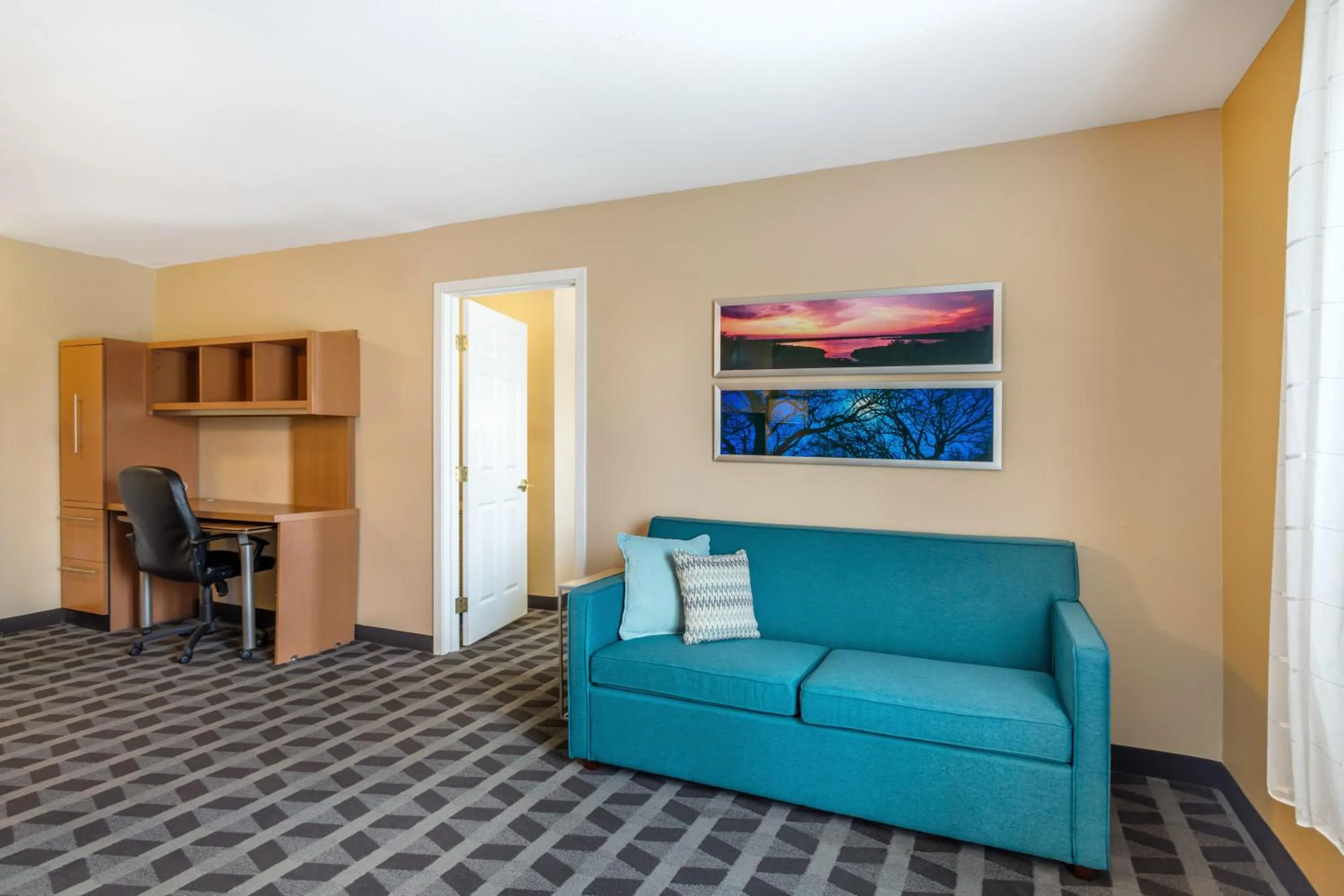 Living room in MainStay Suites Houston NASA-Clear Lake