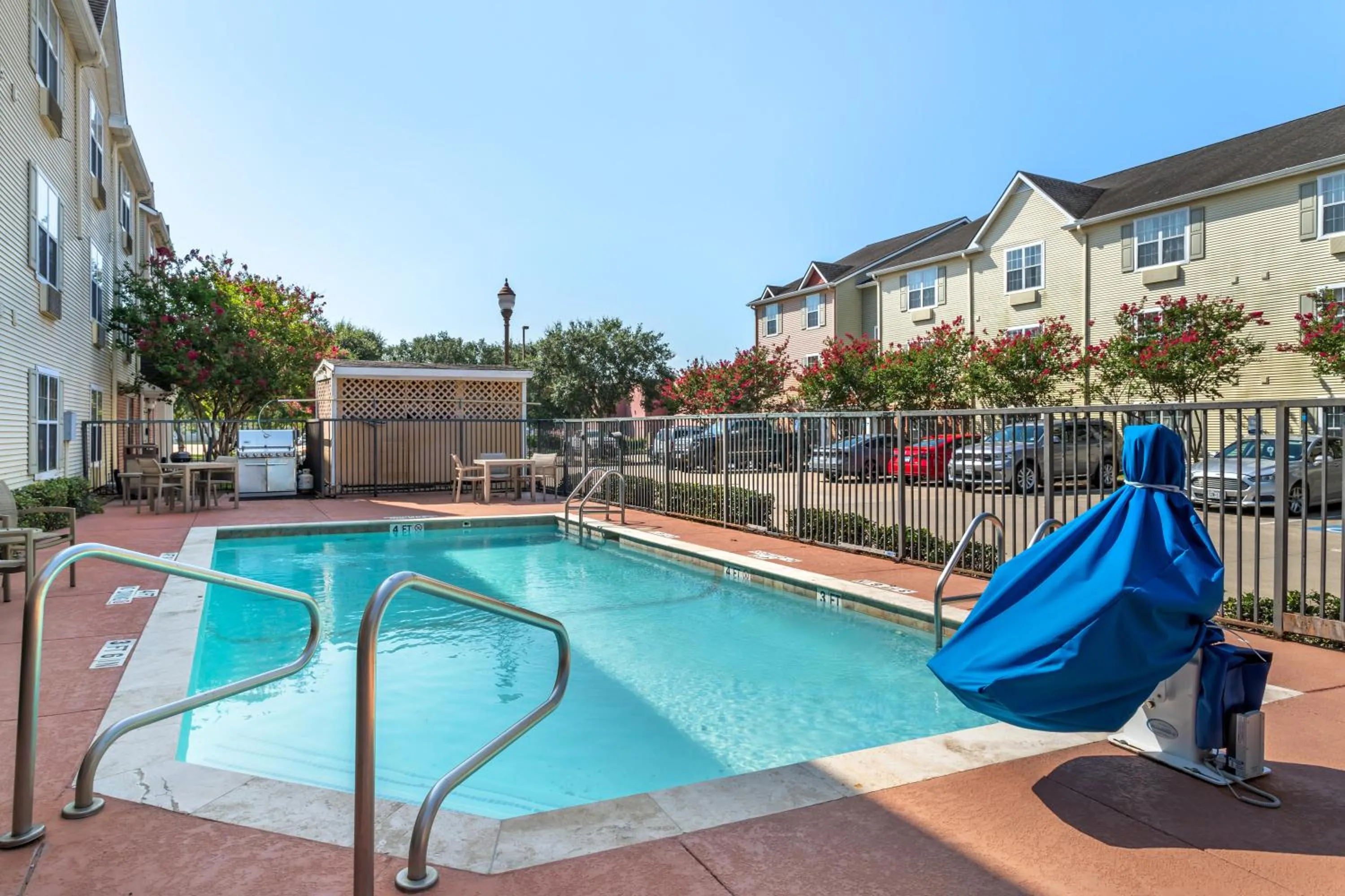 Pool view in MainStay Suites Houston NASA-Clear Lake