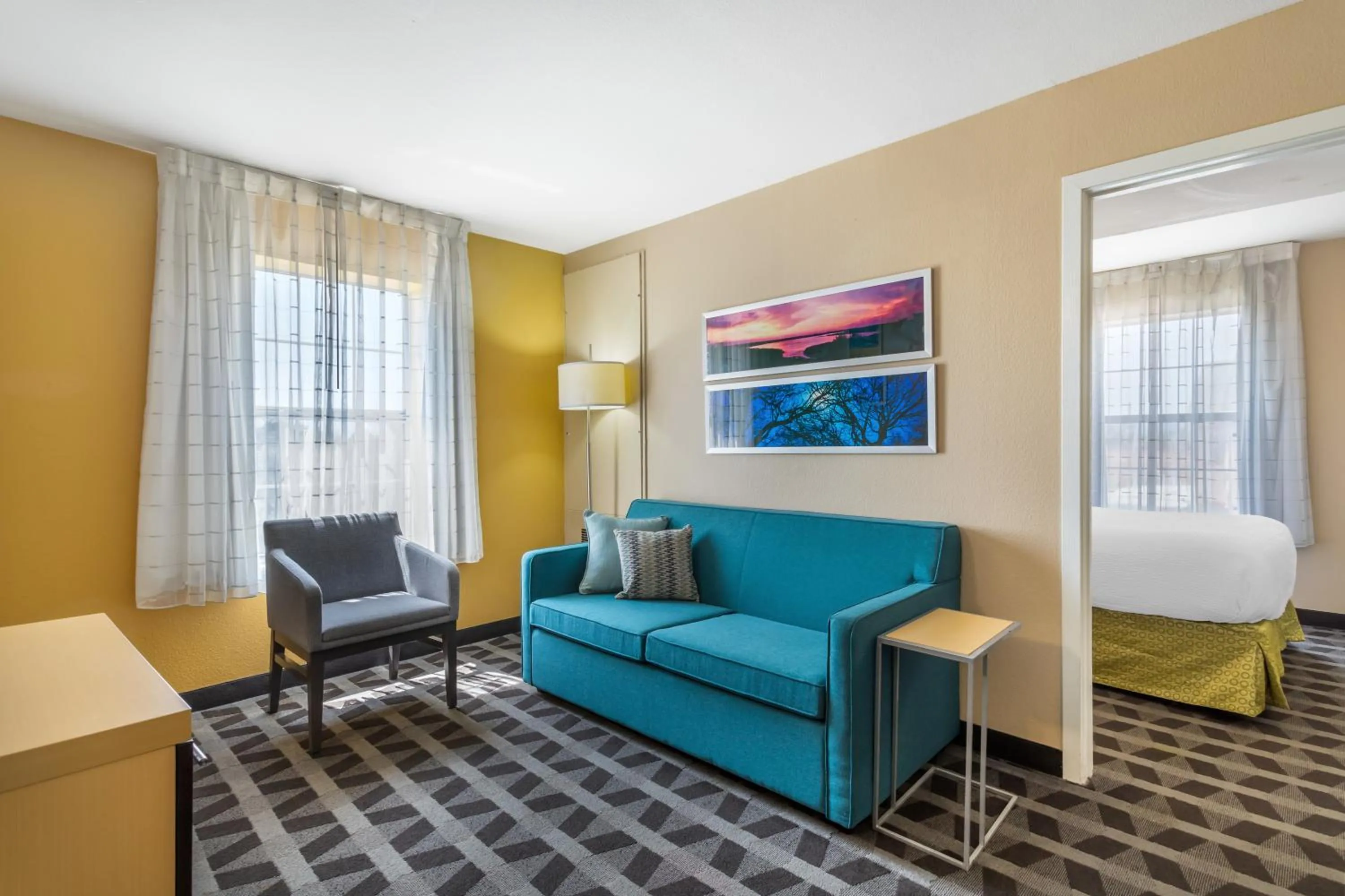 Living room in MainStay Suites Houston NASA-Clear Lake