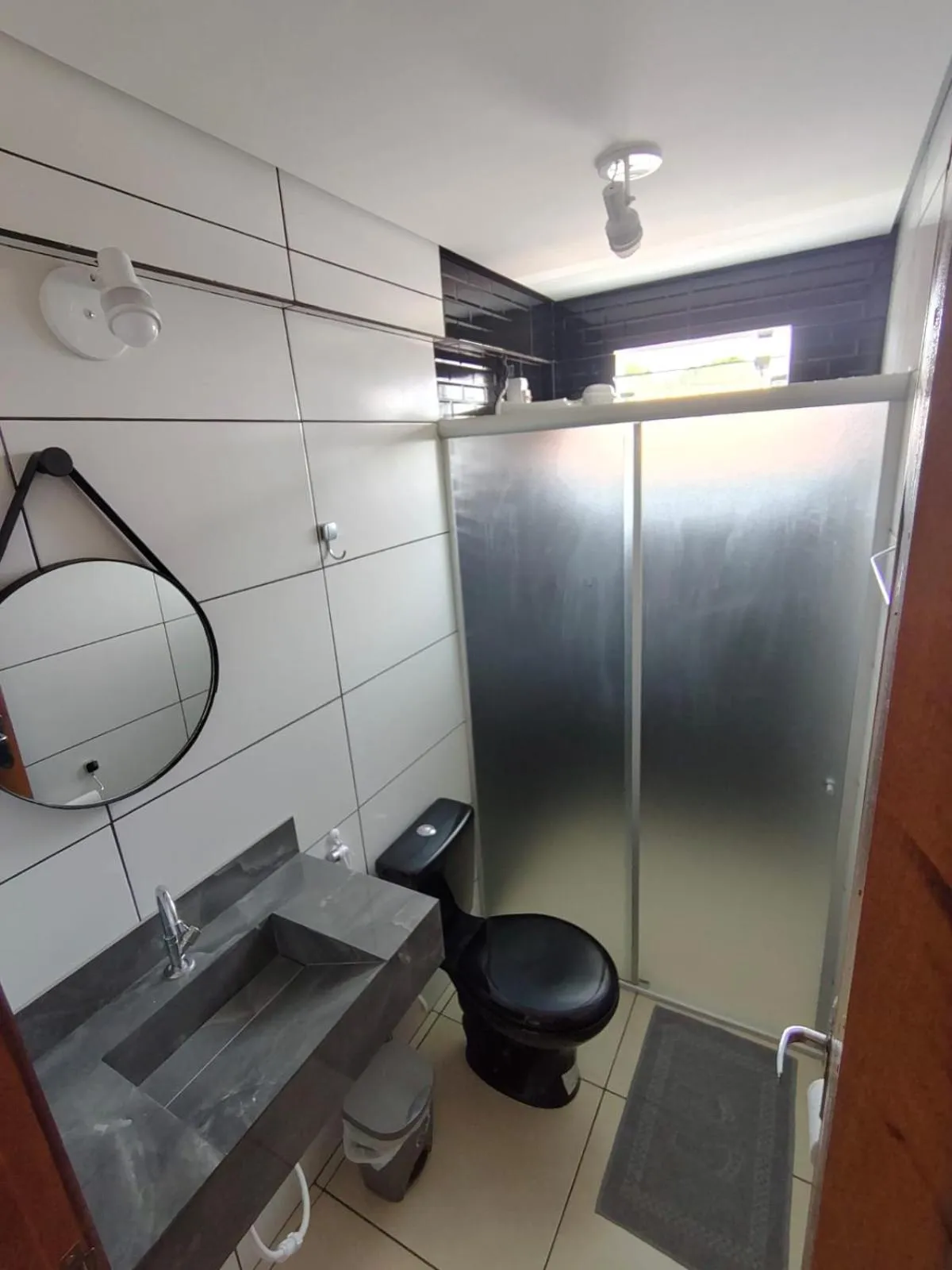 Shower in Hotel Val-de-Cans Aeroporto