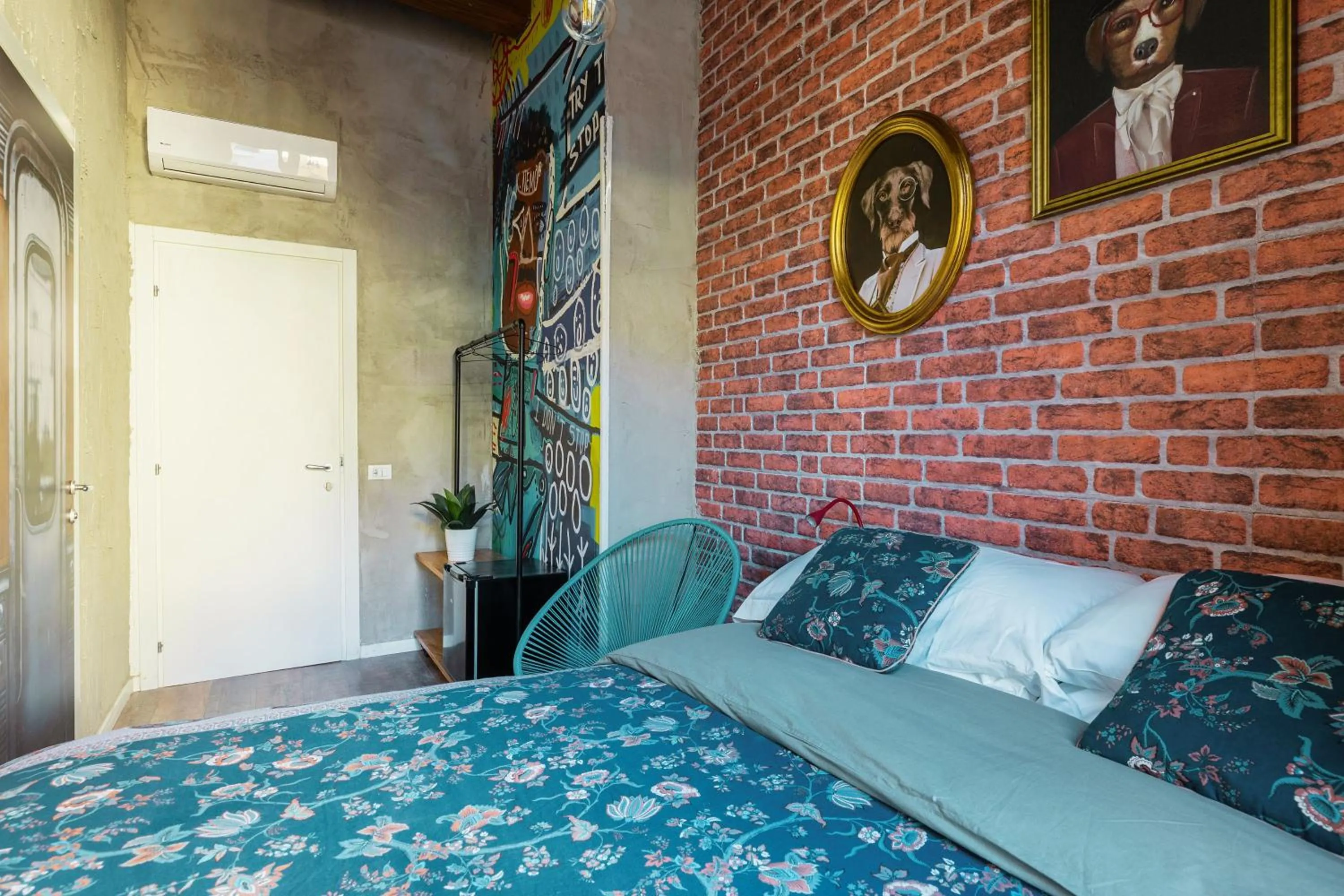 Bedroom, Bed in Coderooms