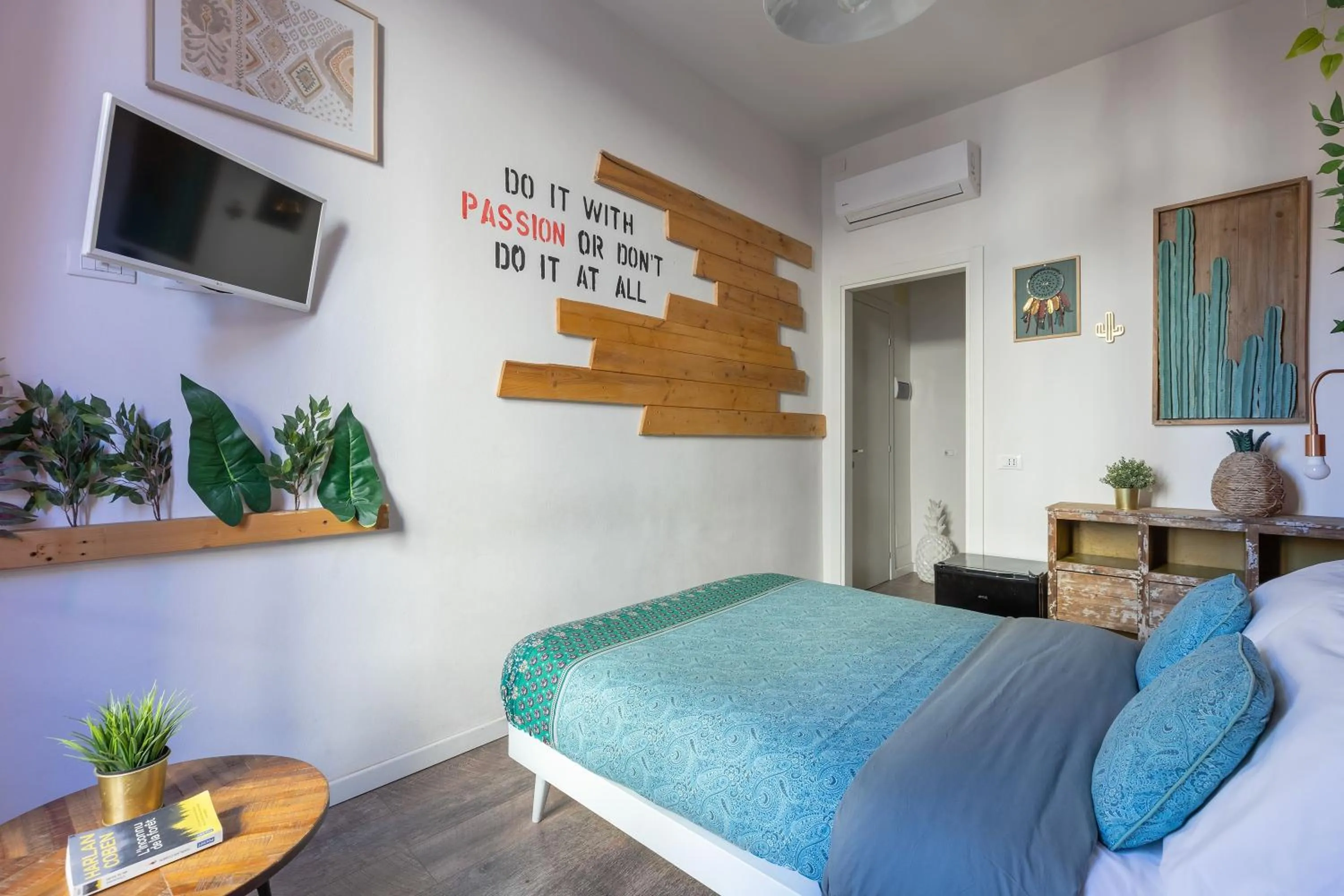 Bedroom, Bed in Coderooms