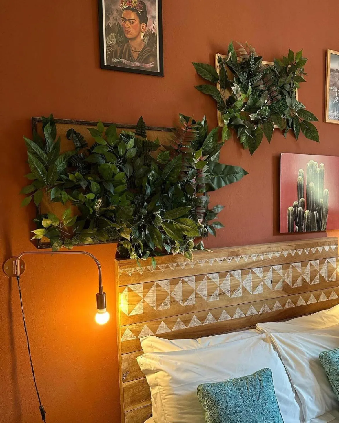 Decorative detail, Bed in Coderooms