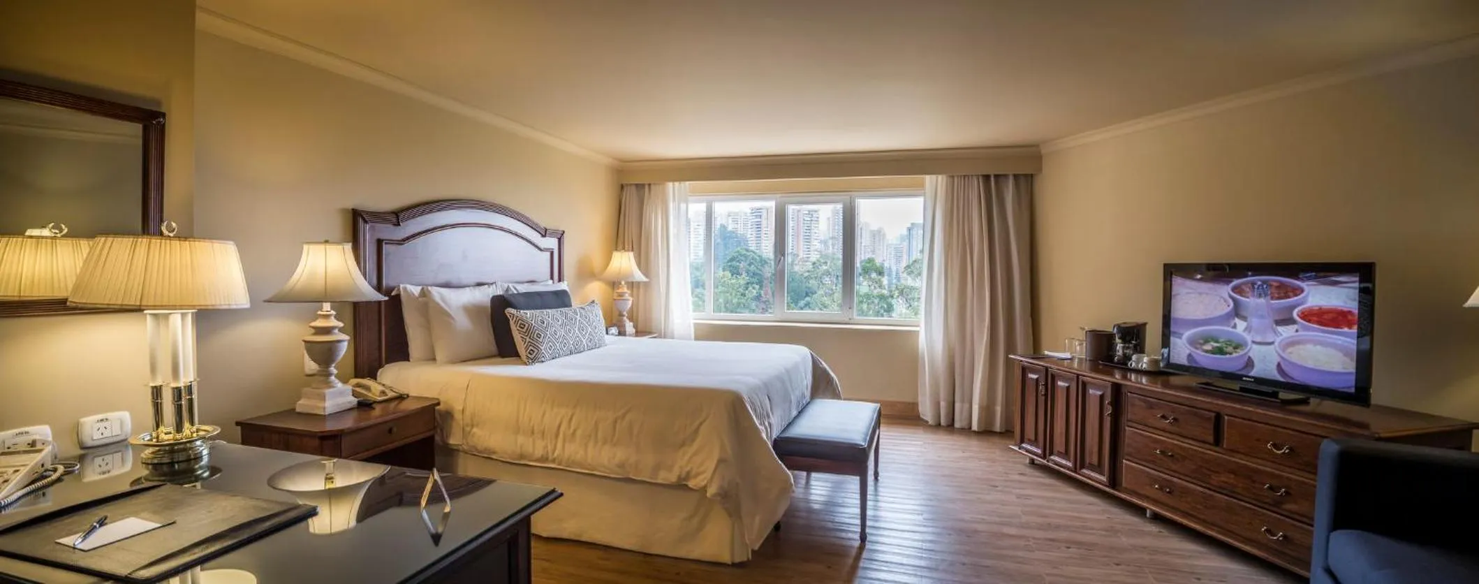 Photo of the whole room, Bed in InterContinental Medellin - Movich by IHG