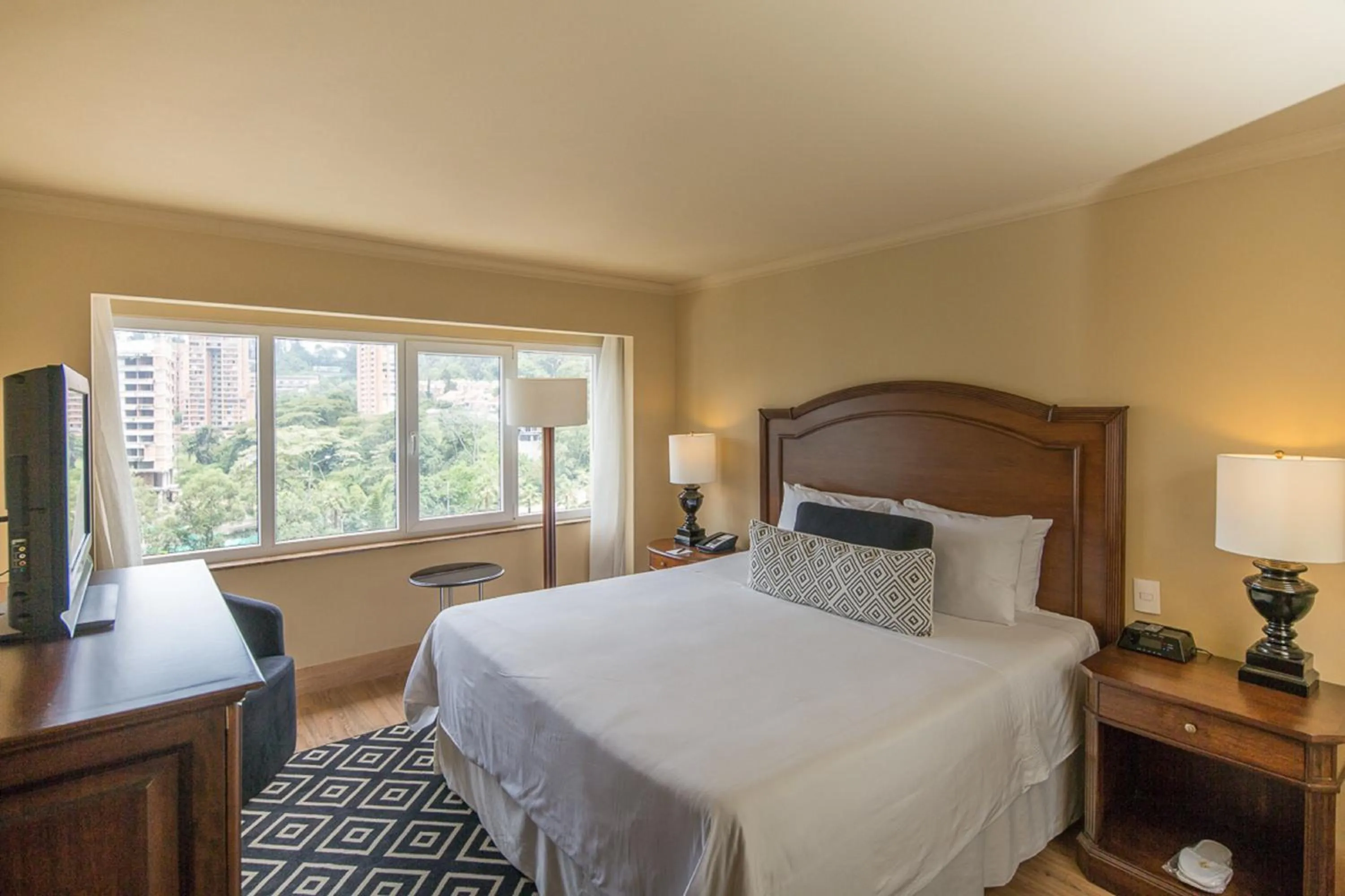 Photo of the whole room, Bed in InterContinental Medellin - Movich by IHG