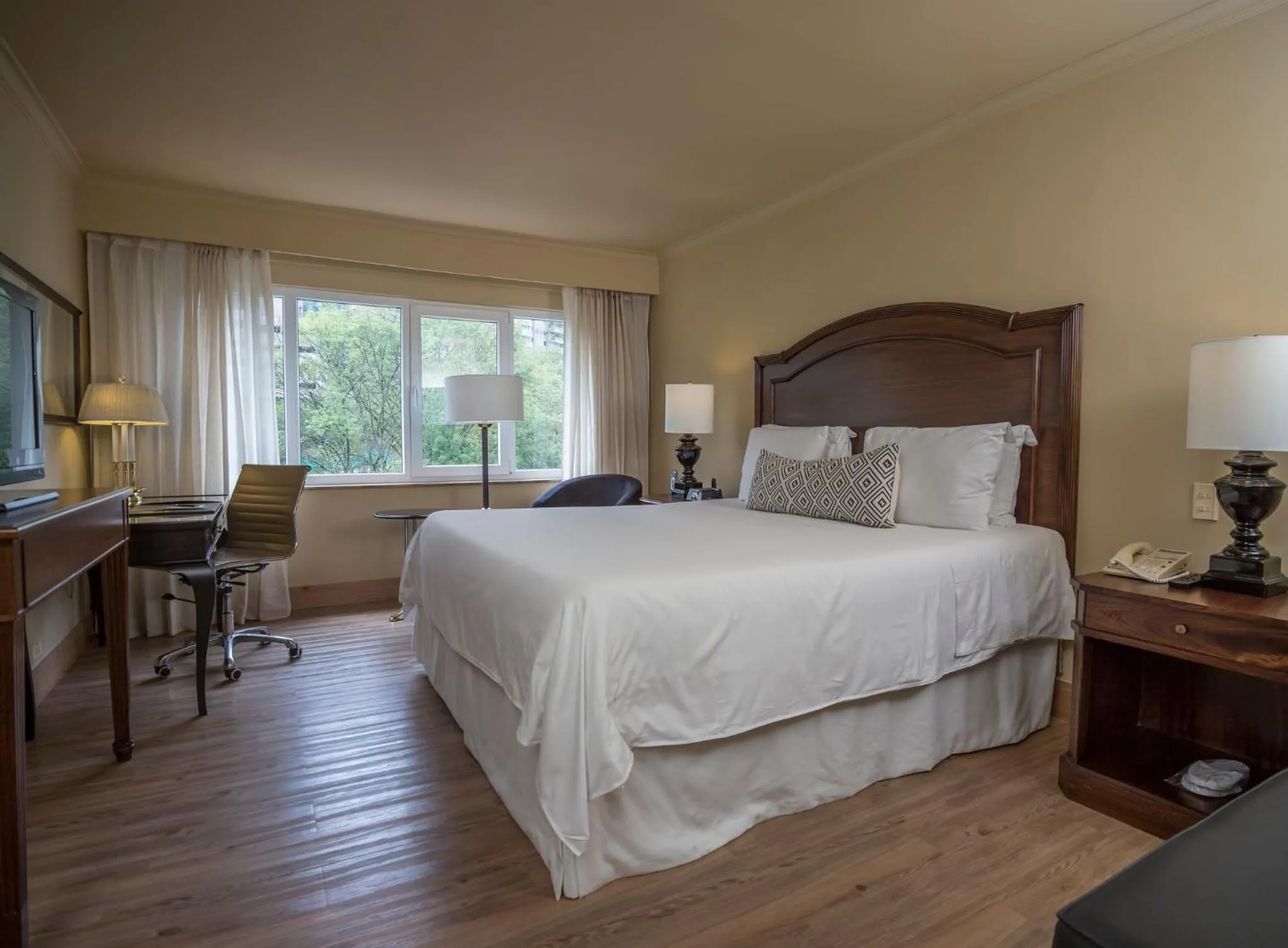 Photo of the whole room, Bed in InterContinental Medellin - Movich by IHG