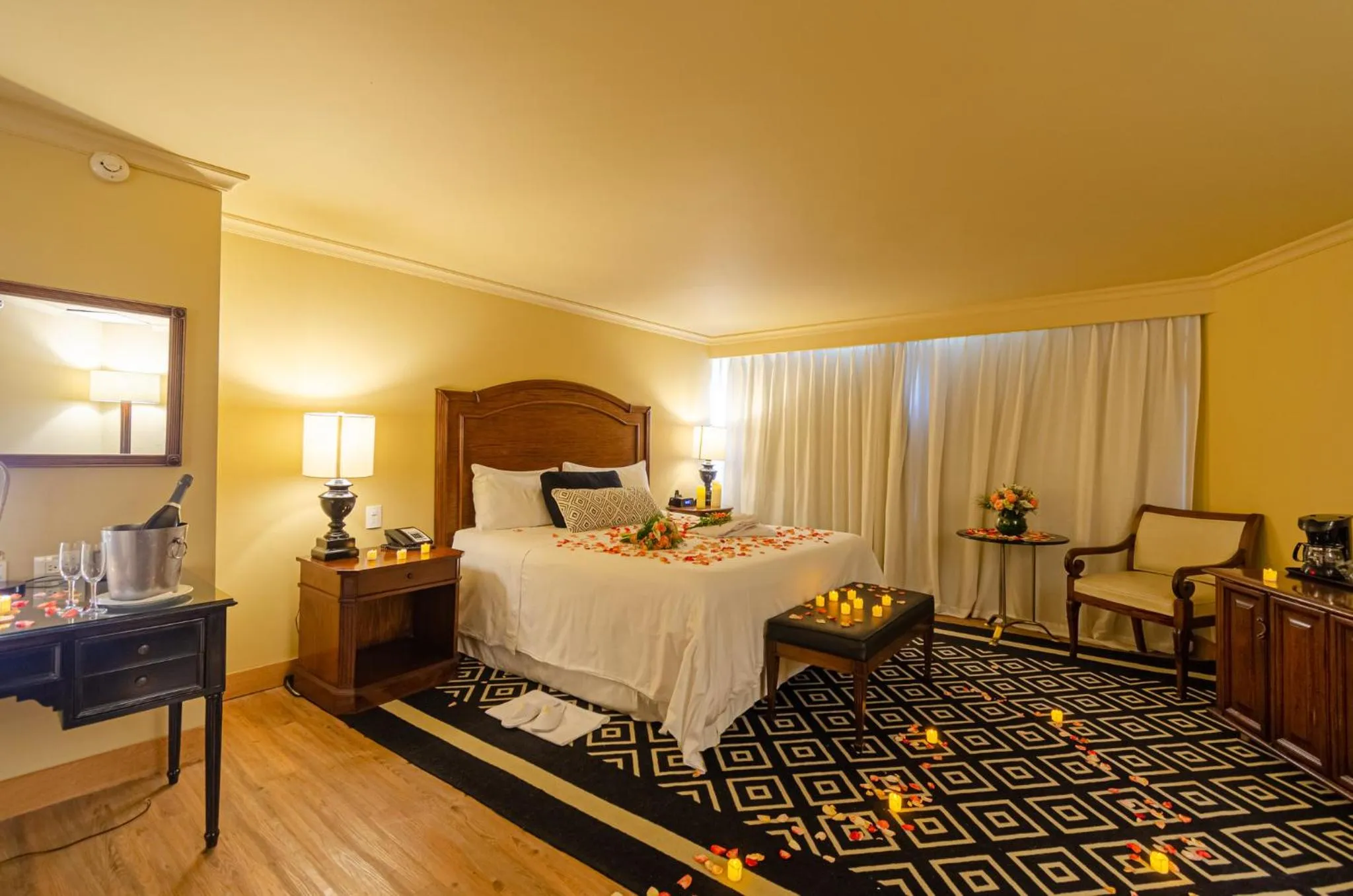 Photo of the whole room, Bed in InterContinental Medellin - Movich by IHG