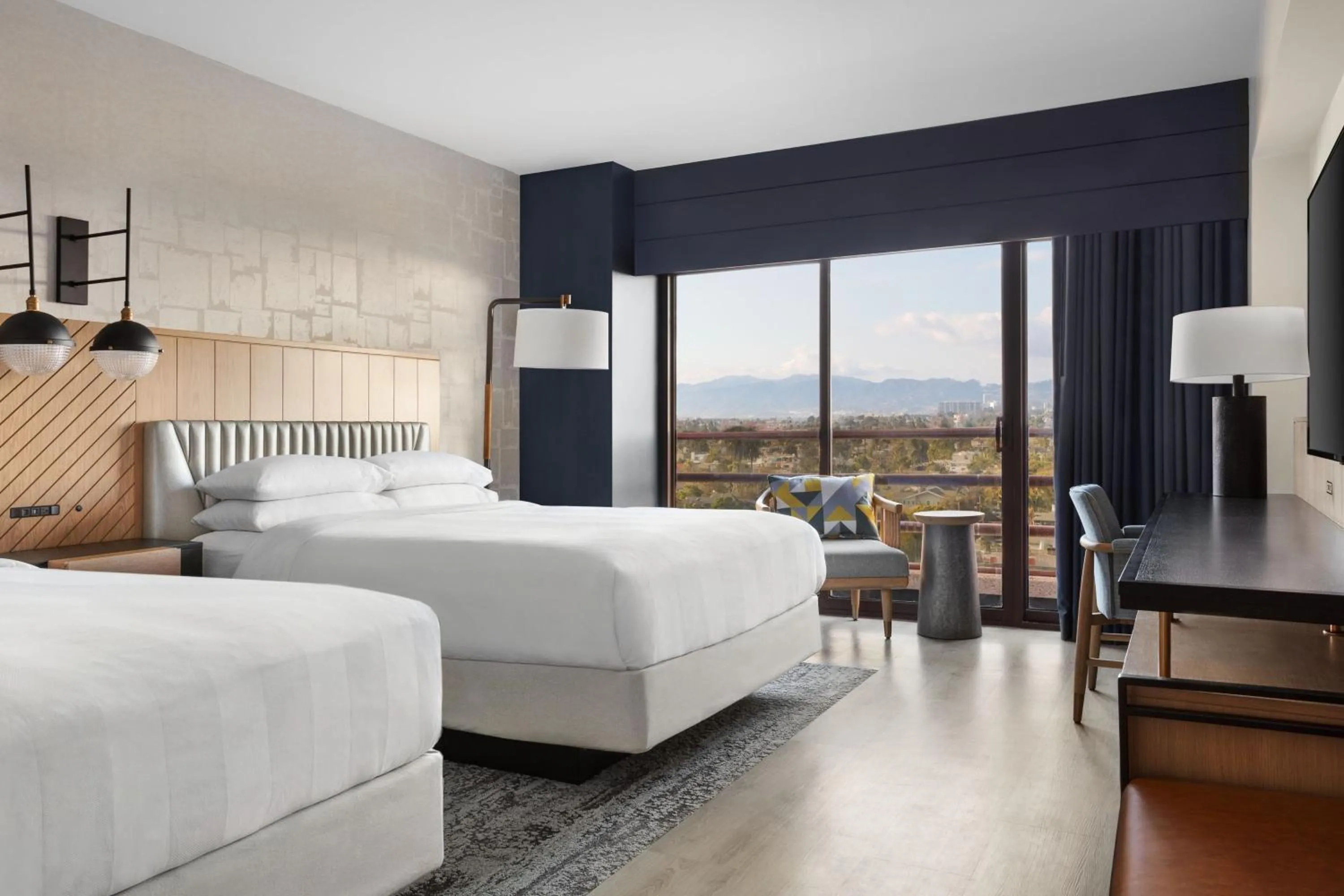 Photo of the whole room, Bed in Marina del Rey Marriott