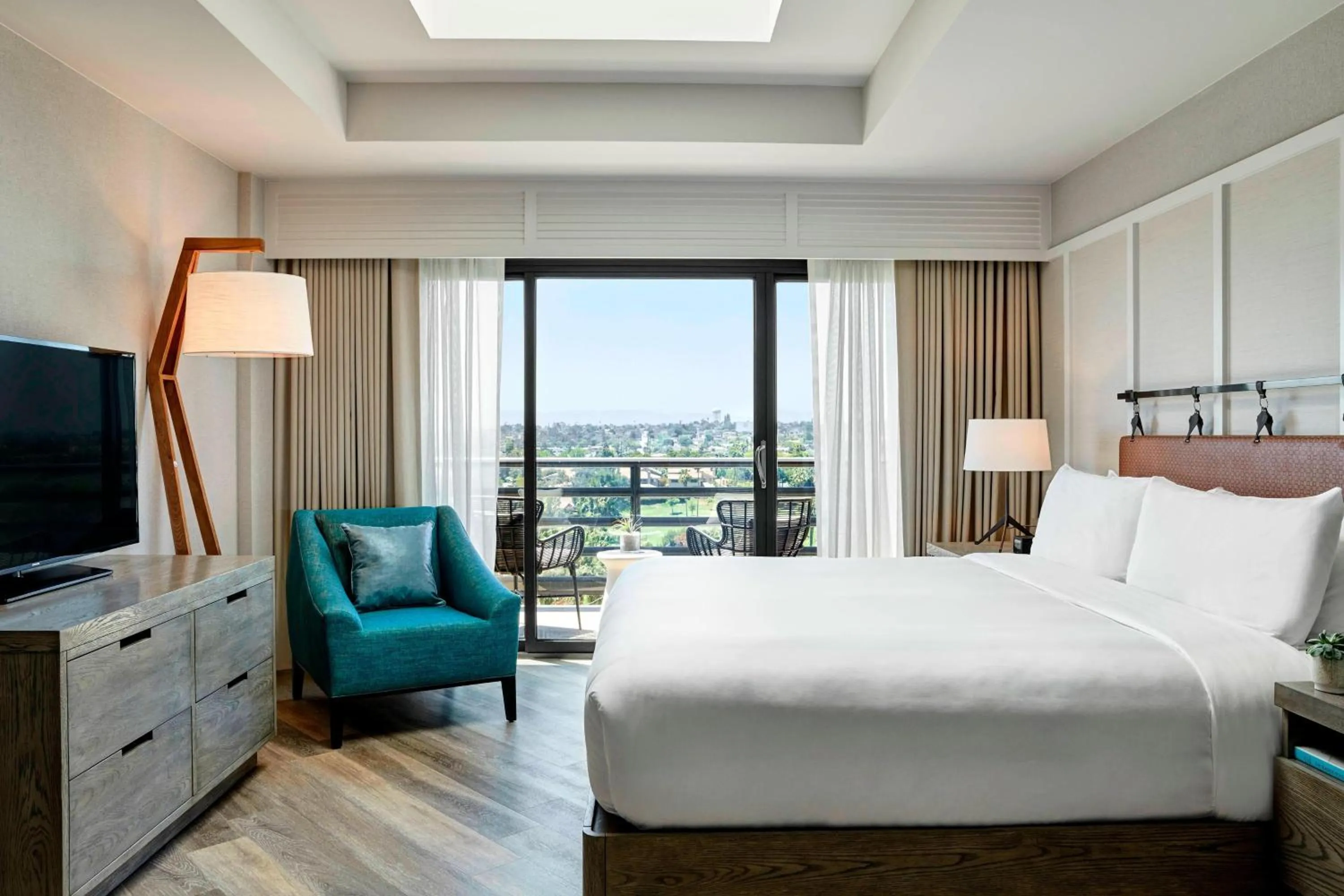 Bedroom, Bed in Westdrift Manhattan Beach, Autograph Collection