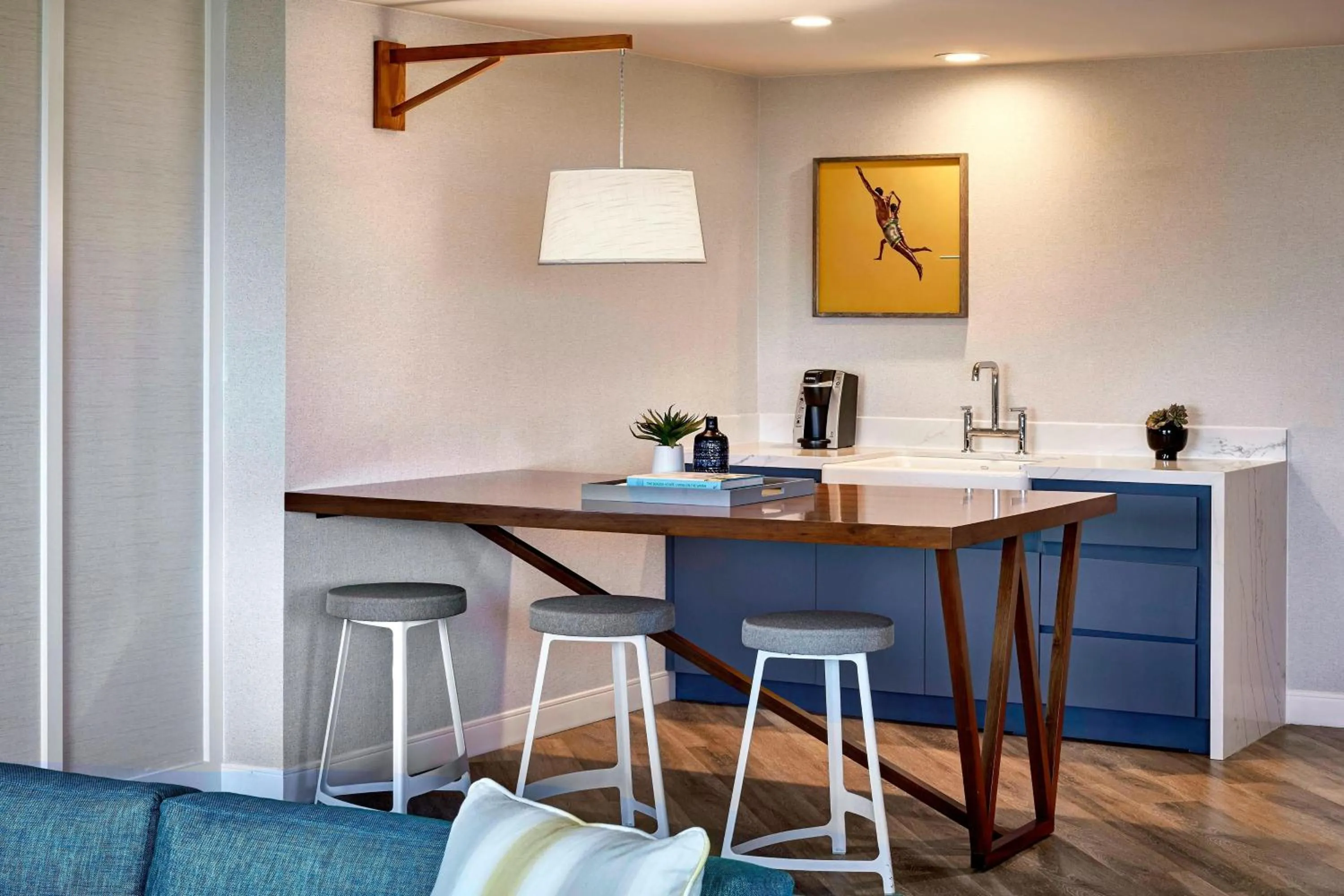 Kitchen or kitchenette in Westdrift Manhattan Beach, Autograph Collection