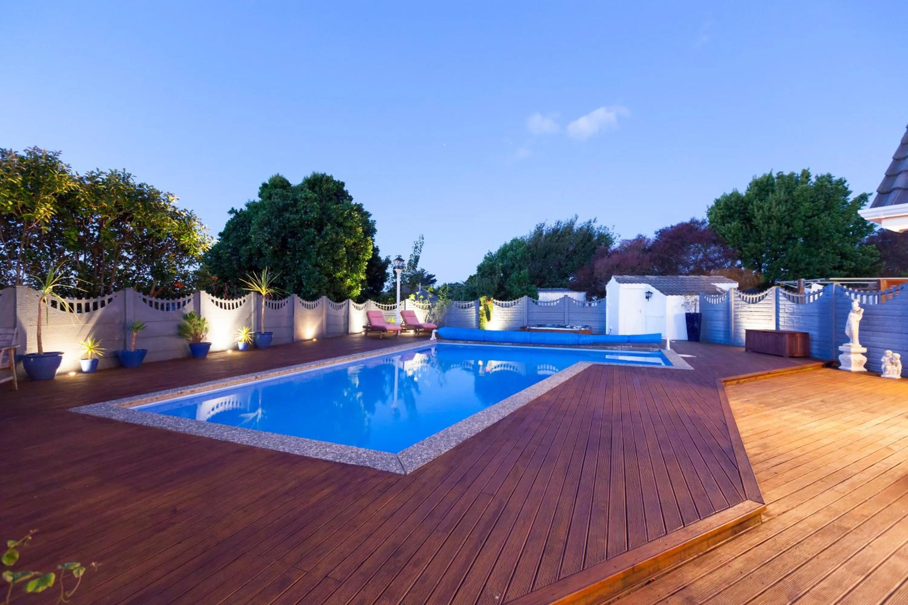 Swimming pool in Tudor Manor Bed & Breakfast