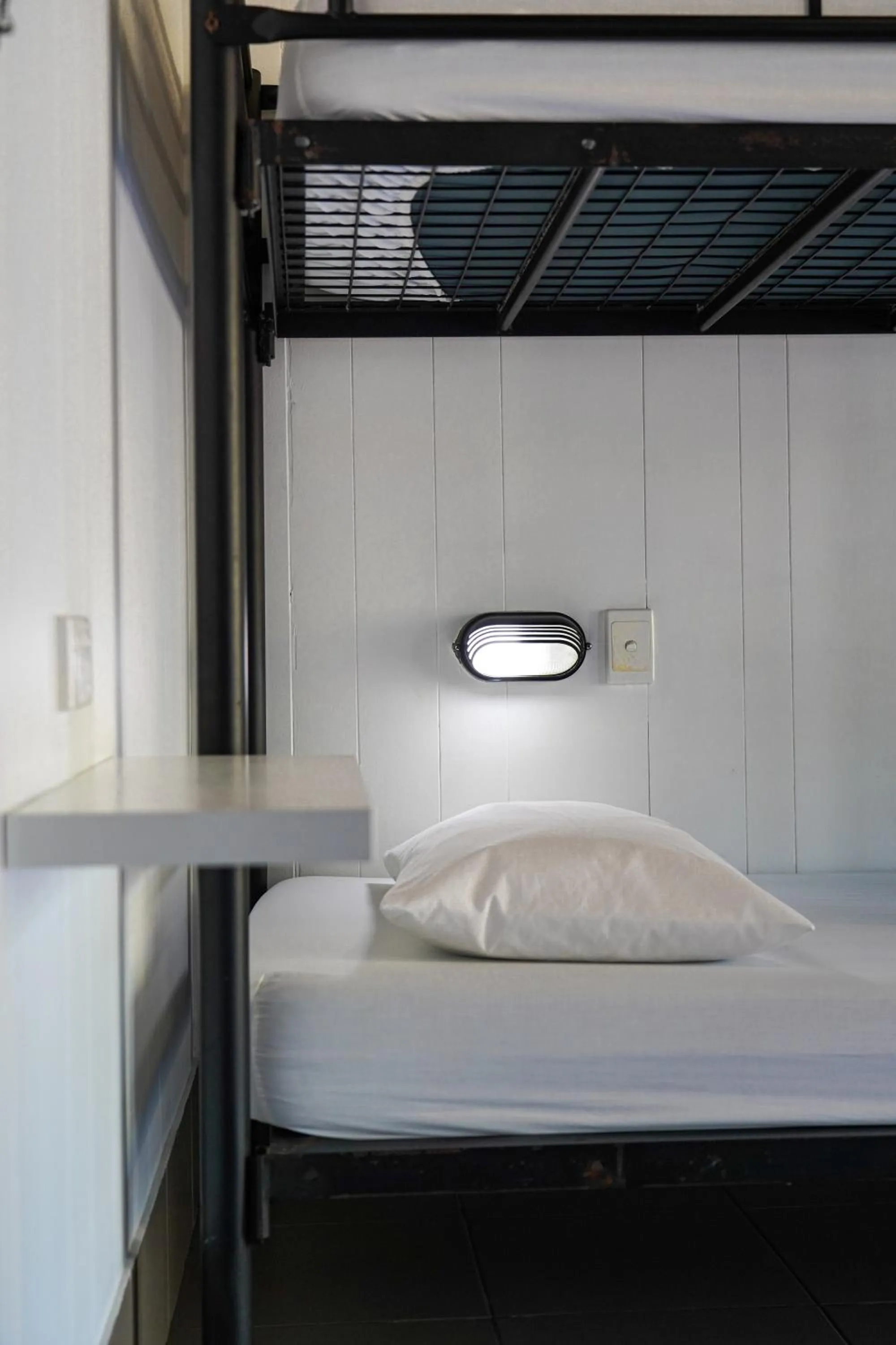 Bed in Nomads Airlie Beach