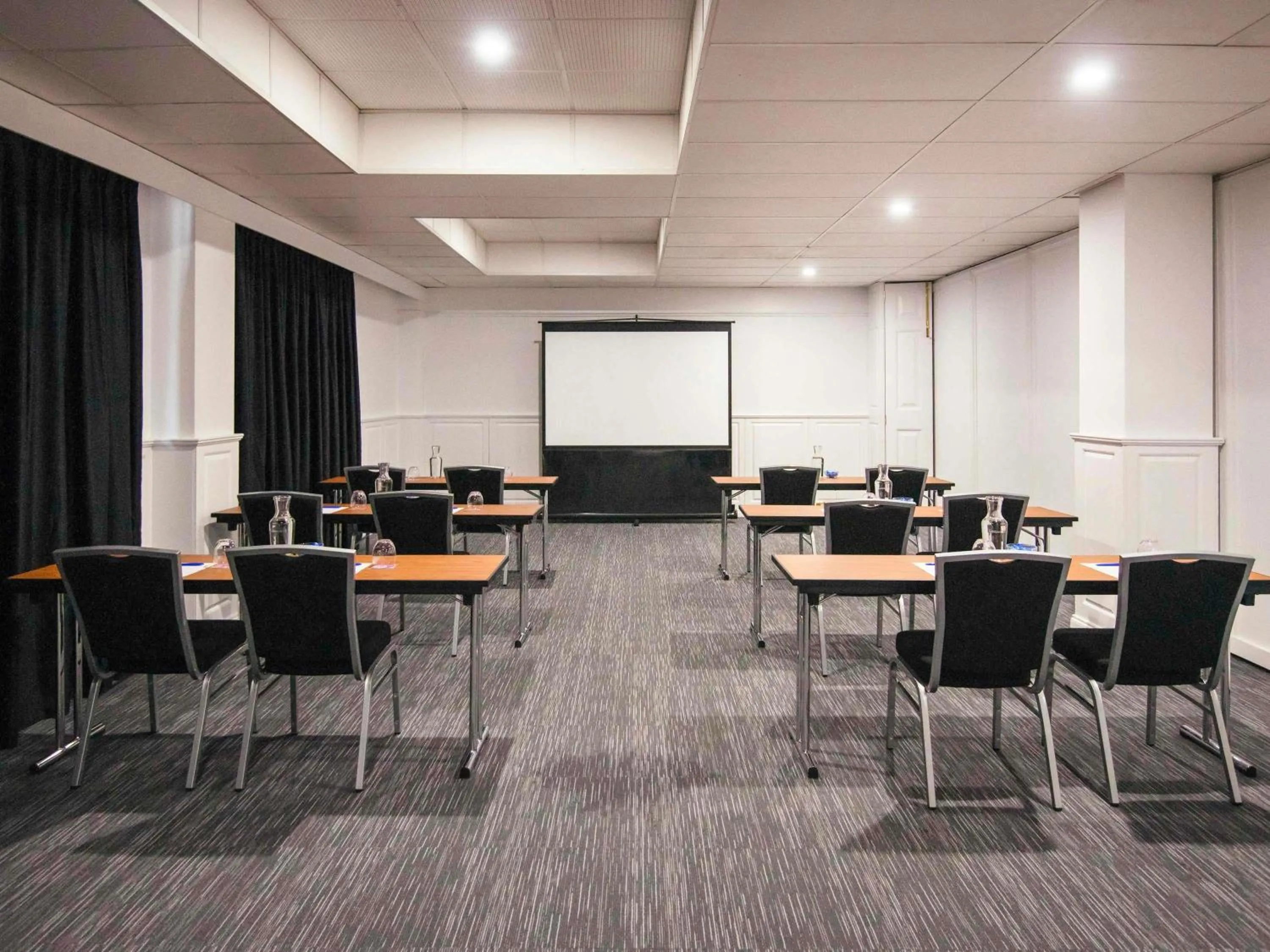 Meeting/conference room in ibis Styles Mt Isa Verona