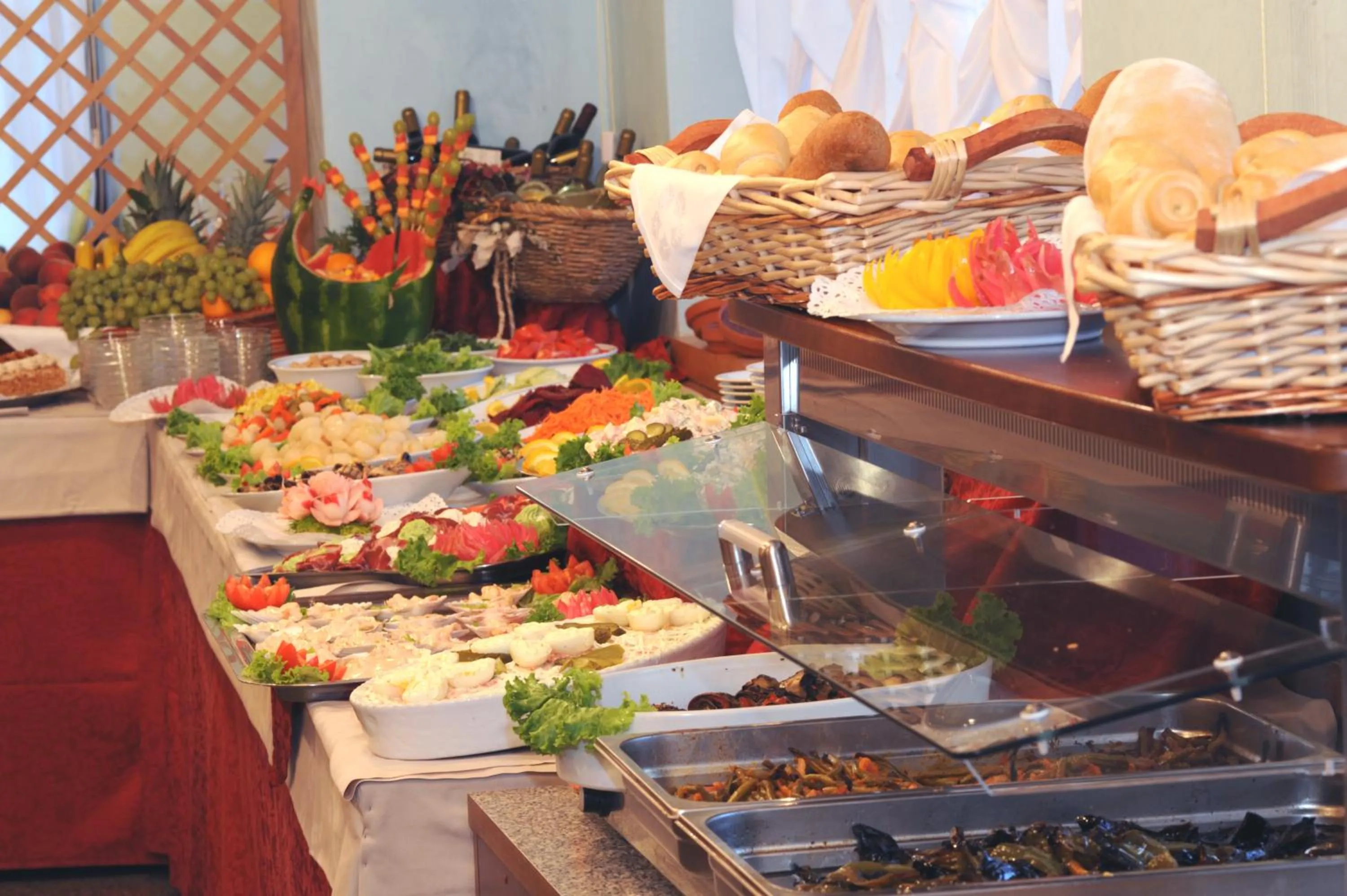 Food and drinks in Grand Hotel Astoria