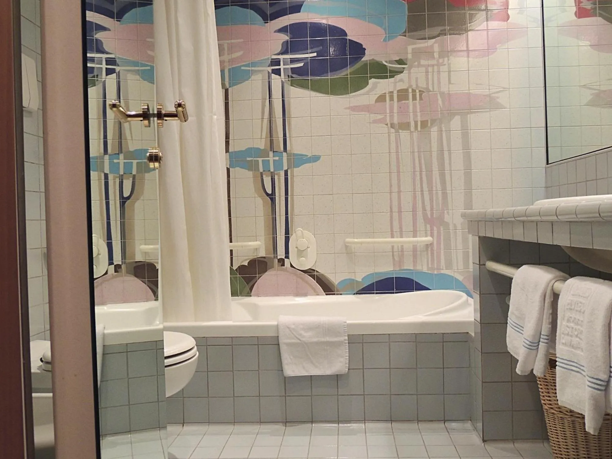 Bathroom in Grand Hotel Astoria