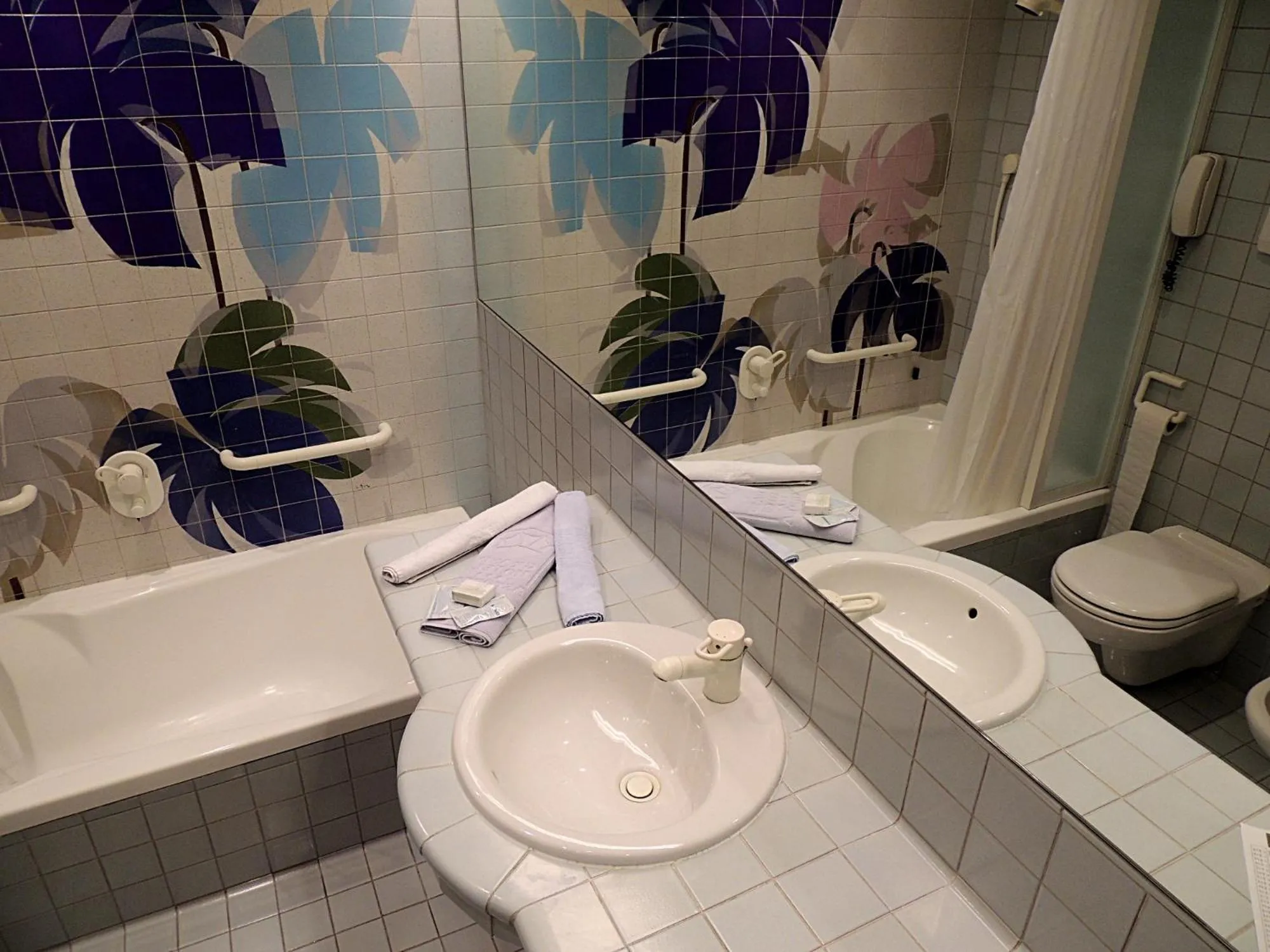 Bathroom in Grand Hotel Astoria