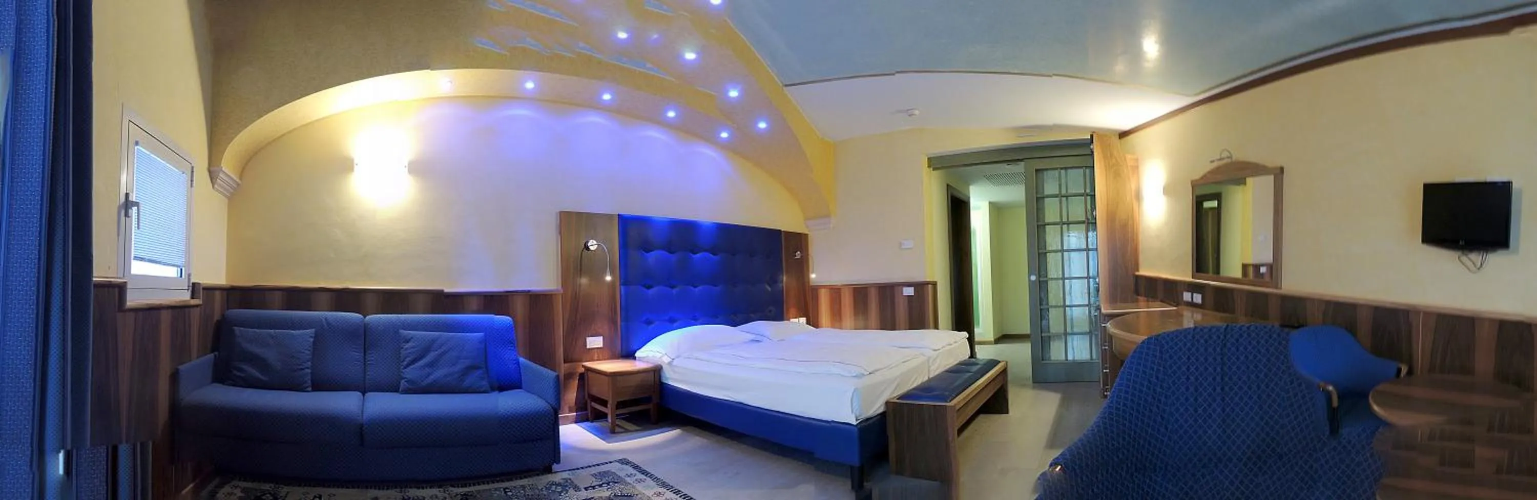 Bed in Grand Hotel Astoria