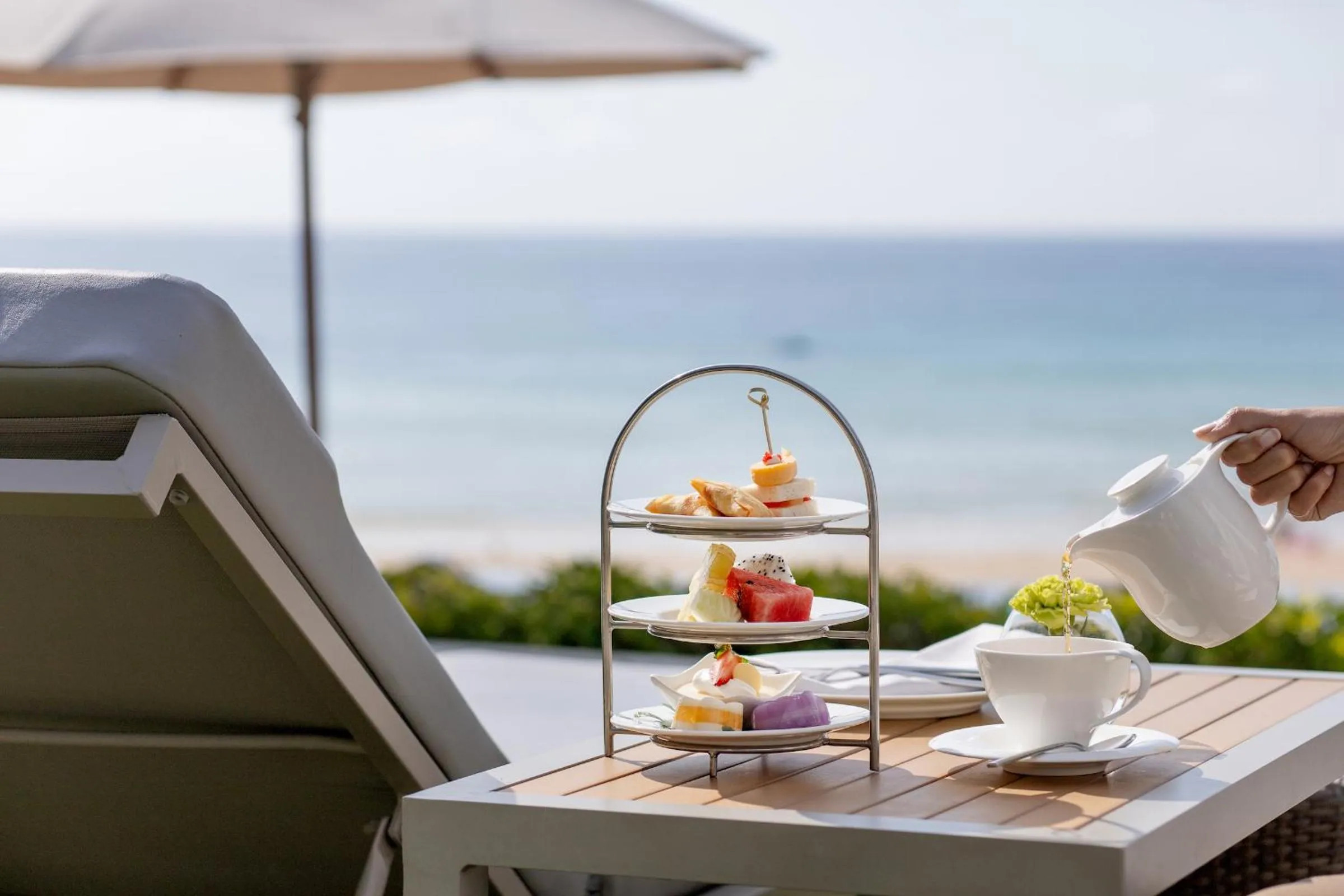 Food and drinks in The Shore At Katathani - Adult Only - SHA Extra Plus