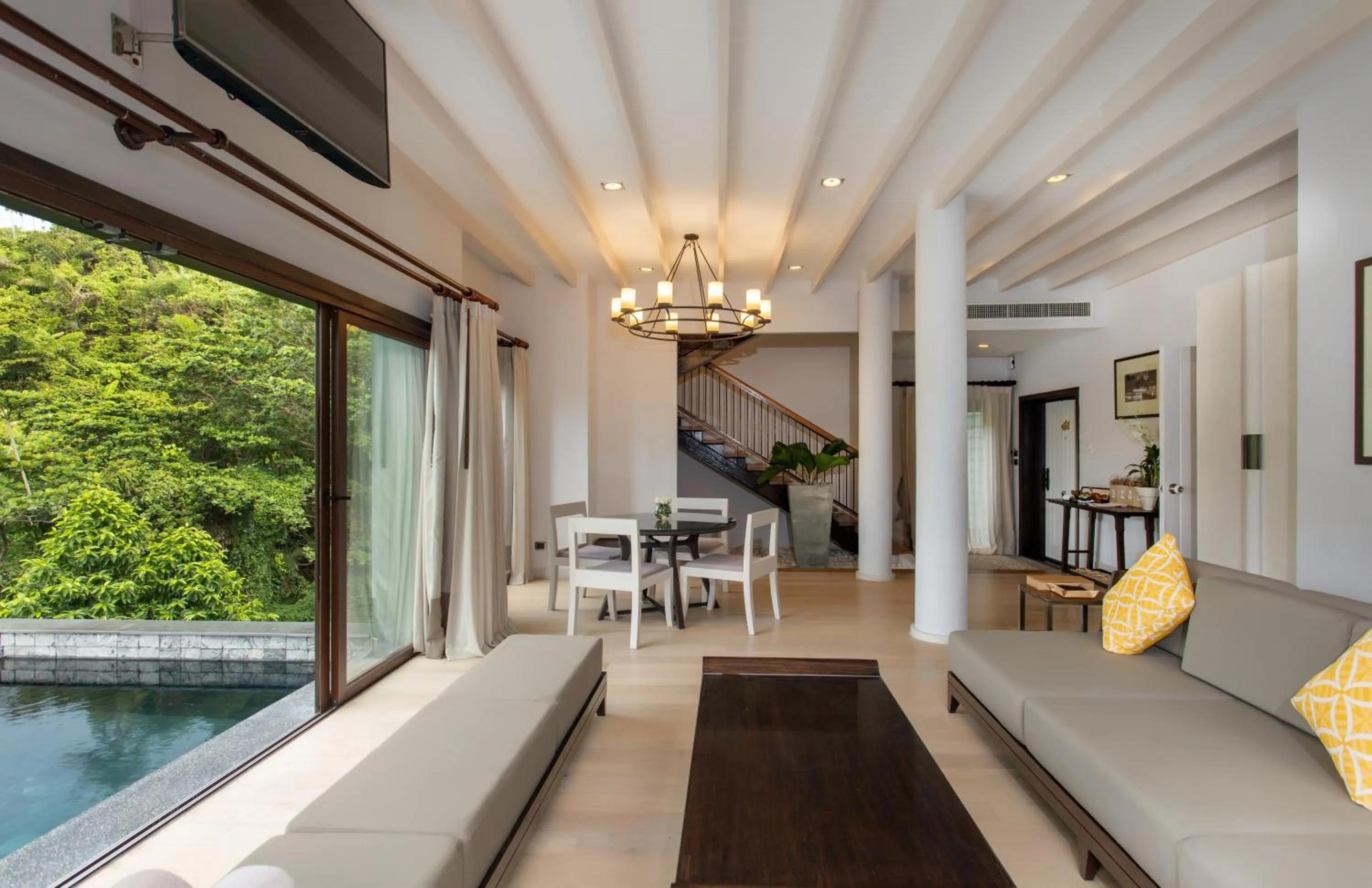 Living room in The Shore At Katathani - Adult Only - SHA Extra Plus