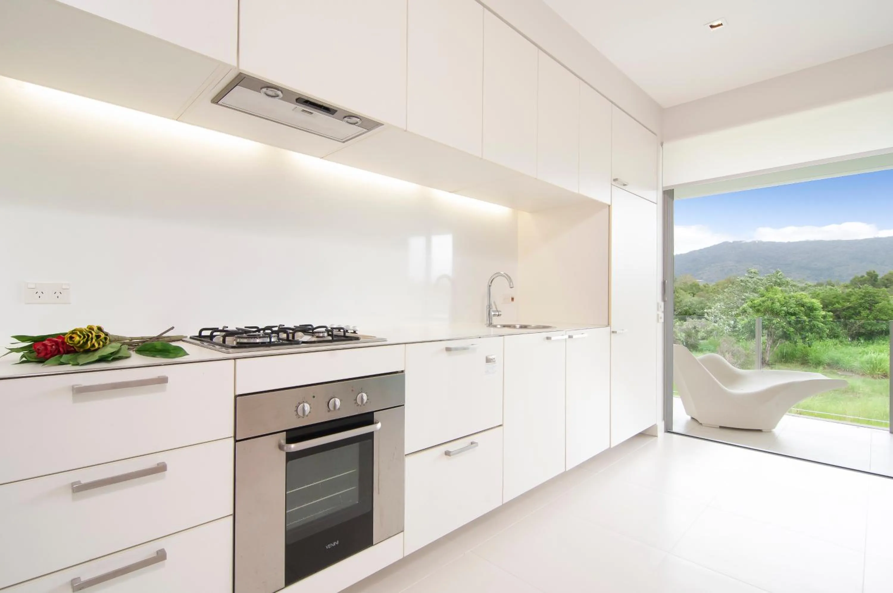 Kitchen or kitchenette in Pool Resort Port Douglas