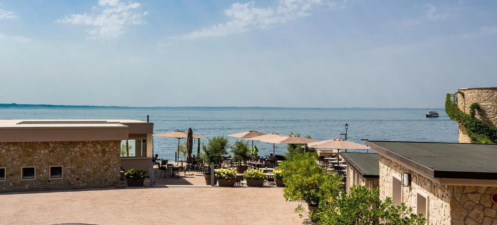 Lake view in Hotel Du Parc