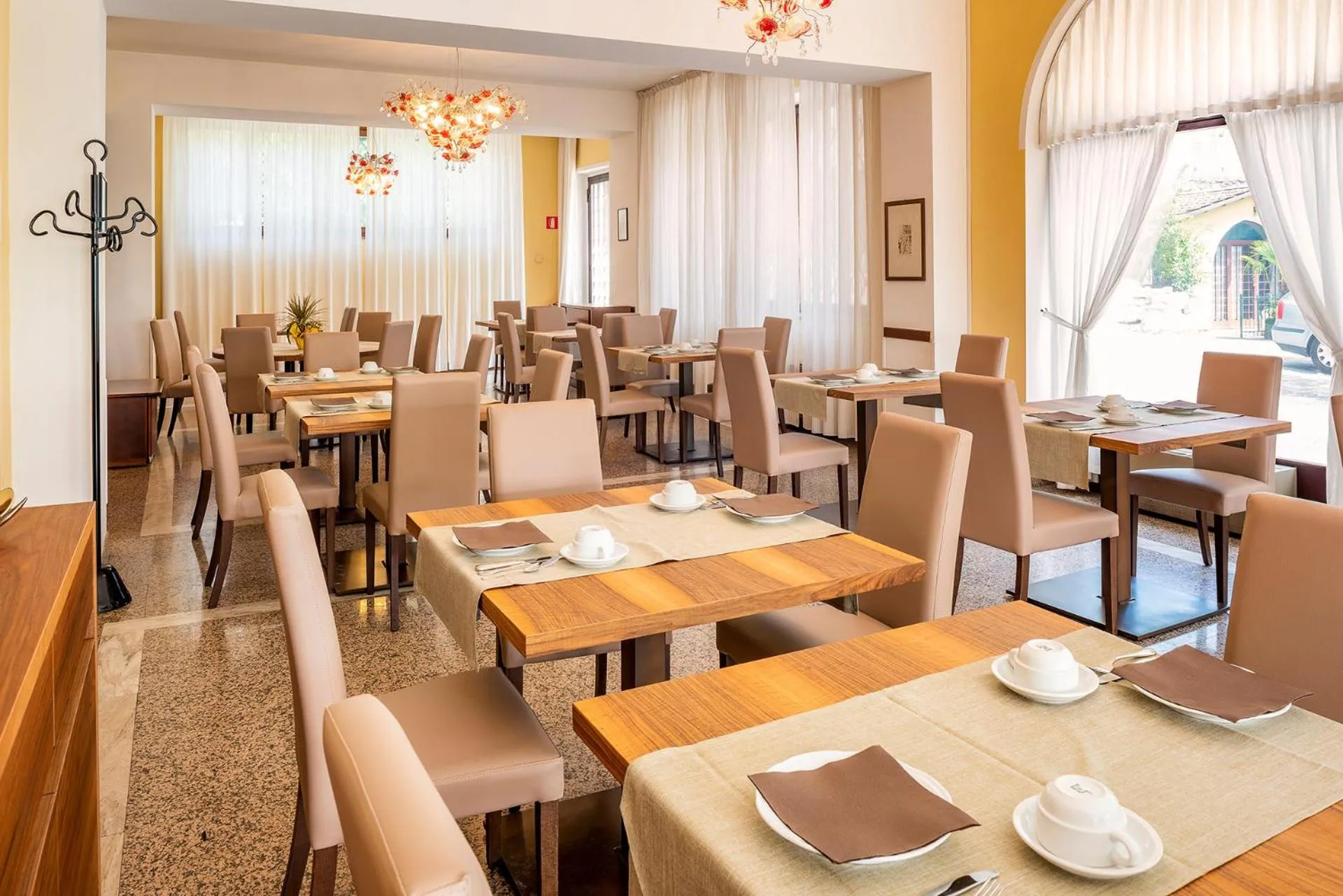 Restaurant/places to eat in Hotel Du Parc