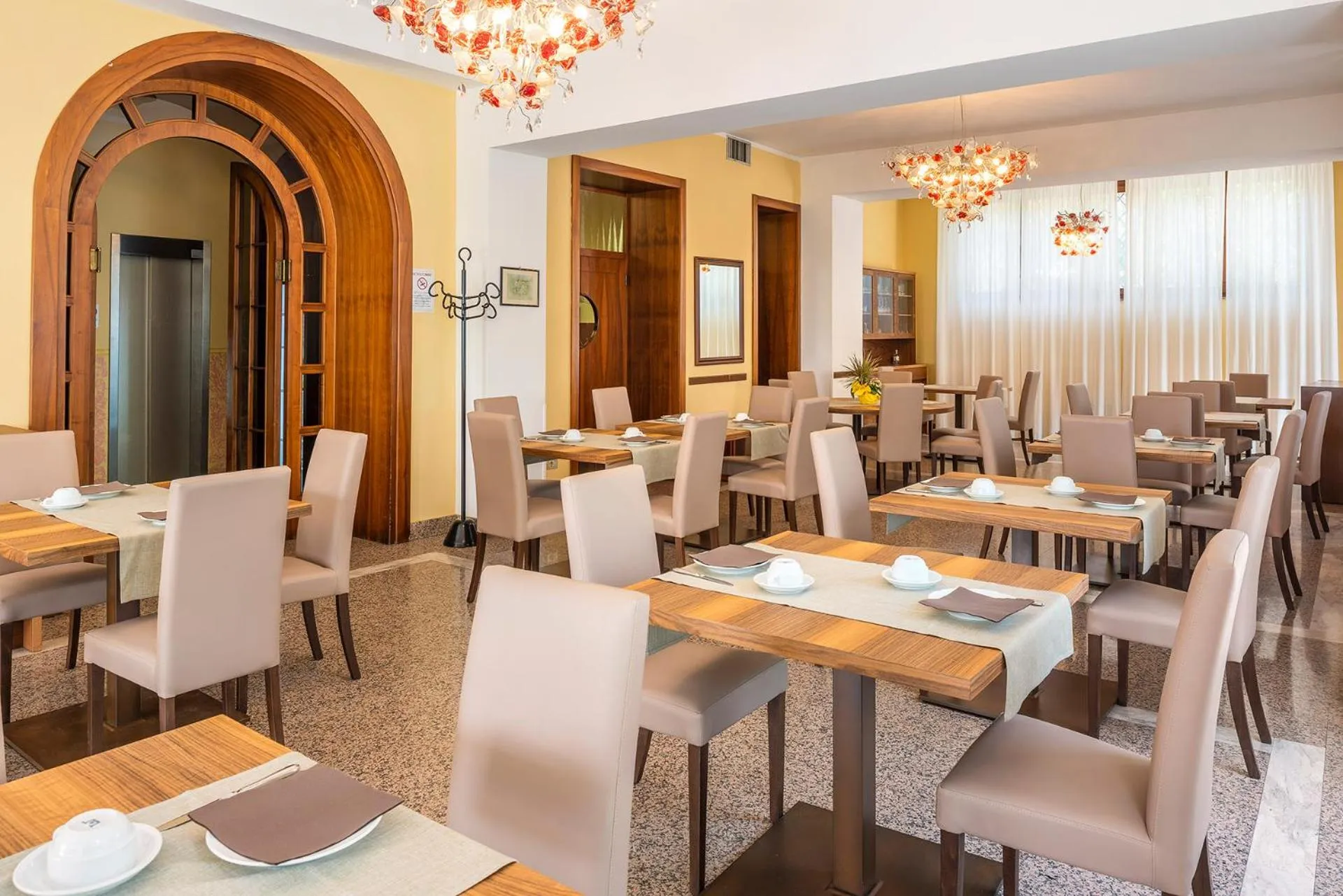 Restaurant/places to eat in Hotel Du Parc