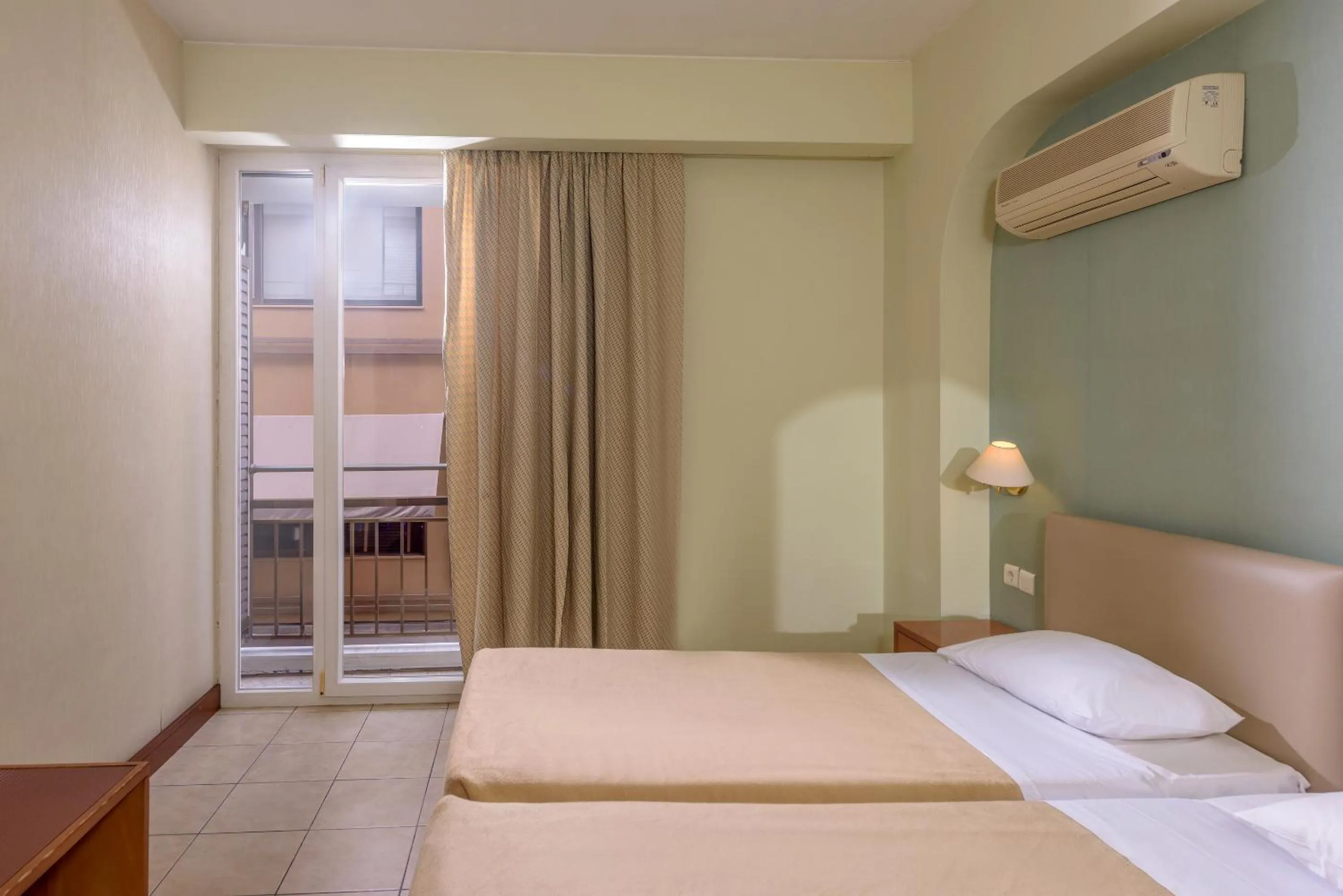 Guests, Bed in El Greco Hotel