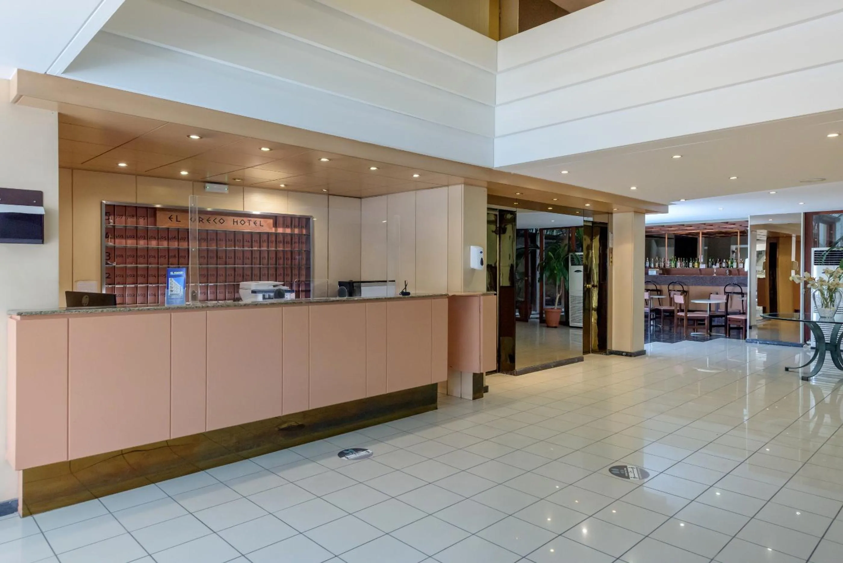 Facade/entrance in El Greco Hotel