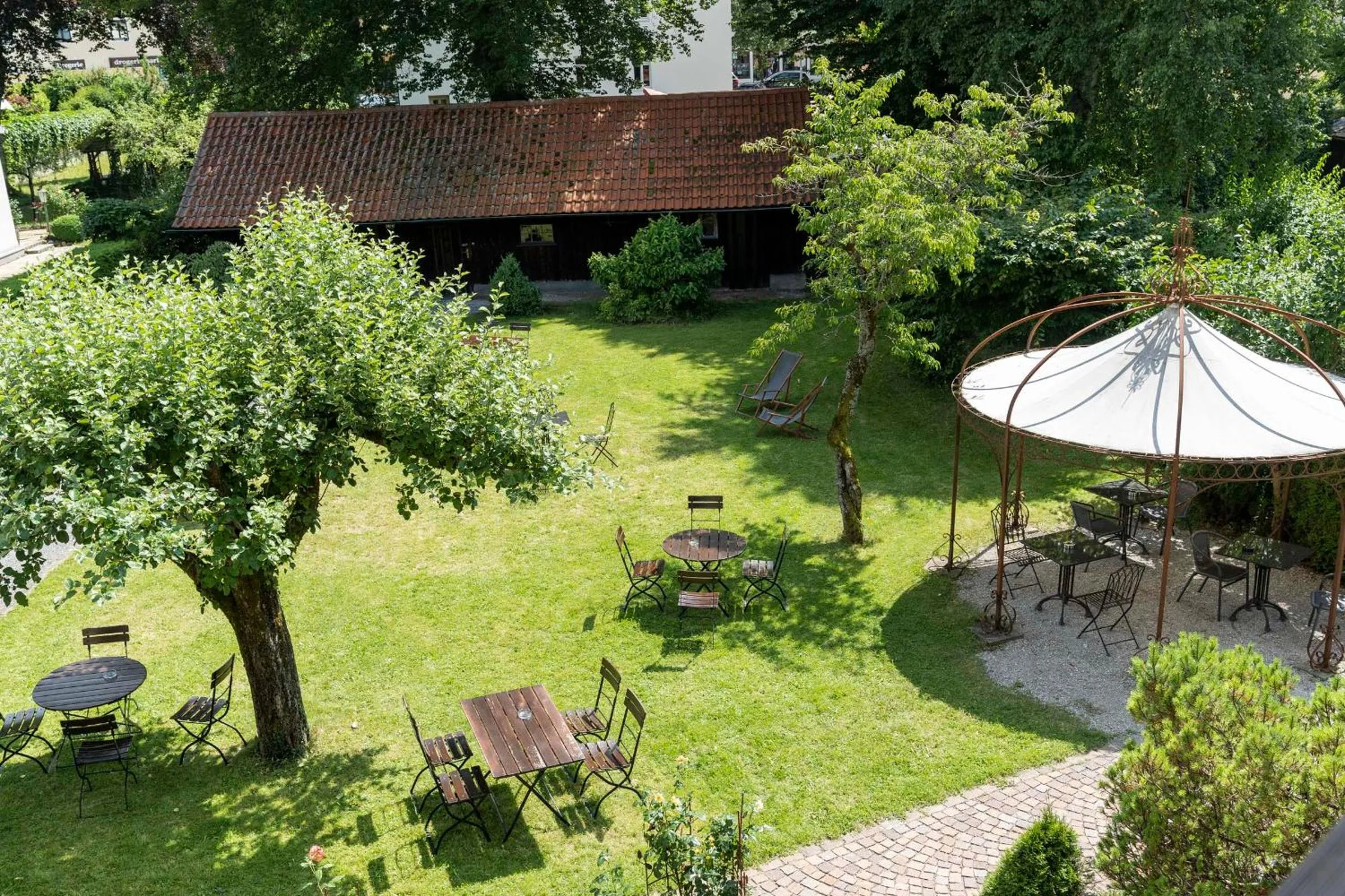 Property building in Villa Fantasia Budget Boutique Hotel