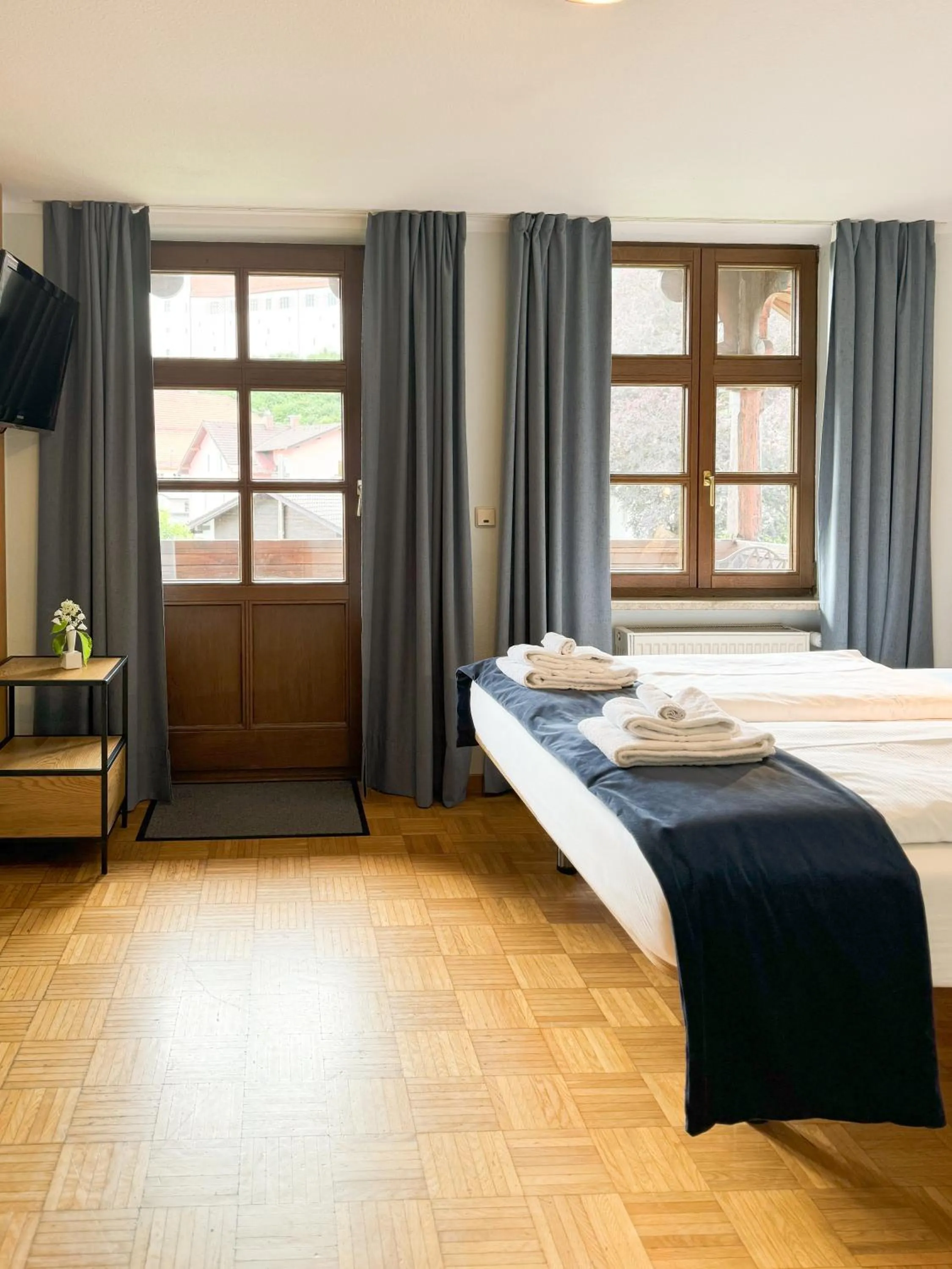 Photo of the whole room, Bed in Villa Fantasia Budget Boutique Hotel