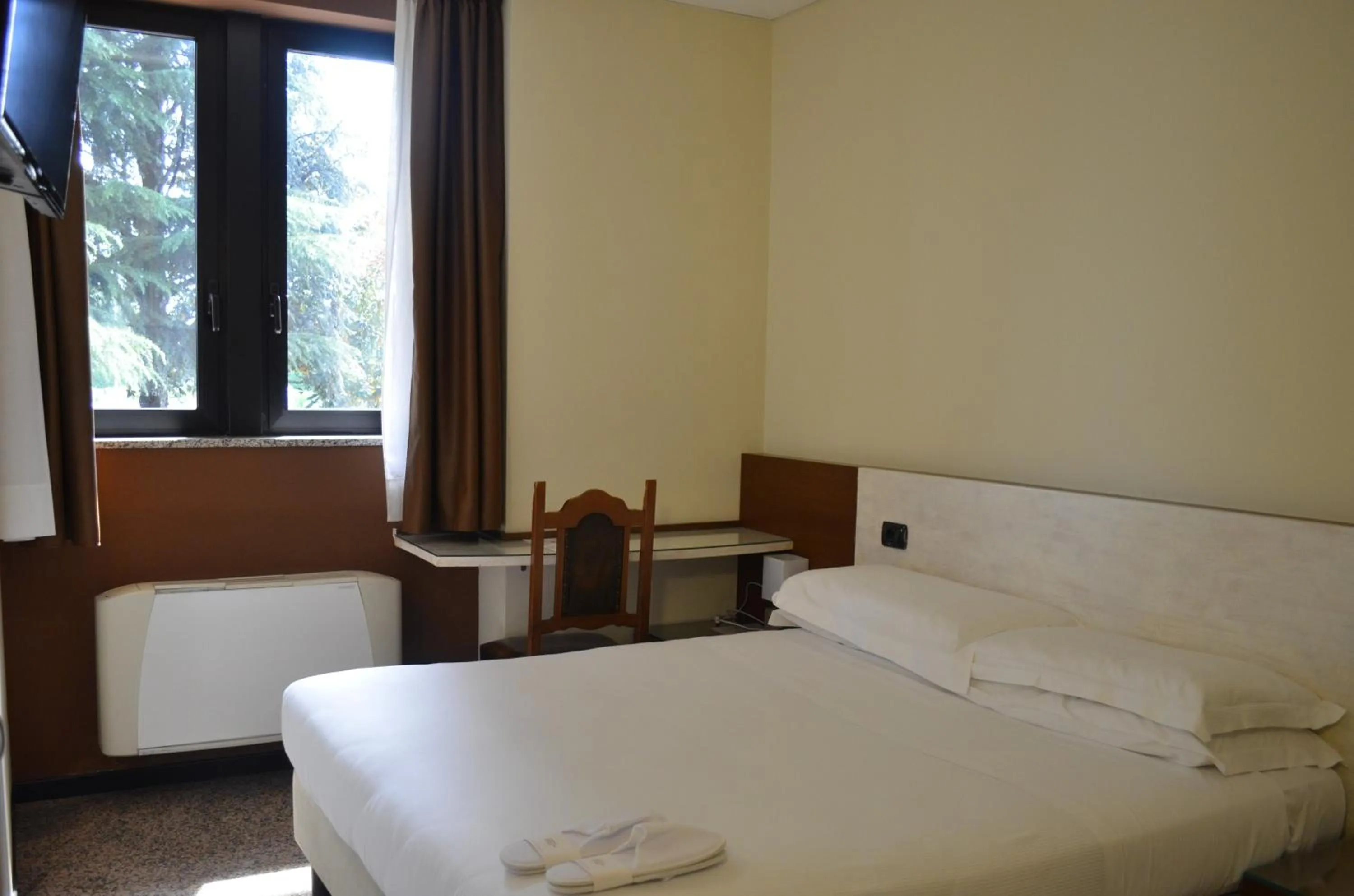 Photo of the whole room, Bed in Hotel Diamante