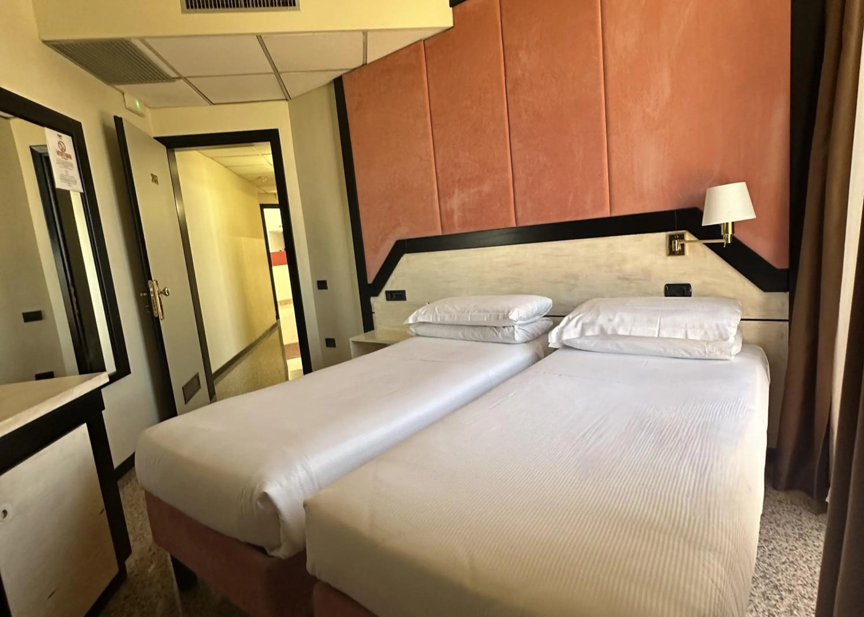 Photo of the whole room, Bed in Hotel Diamante