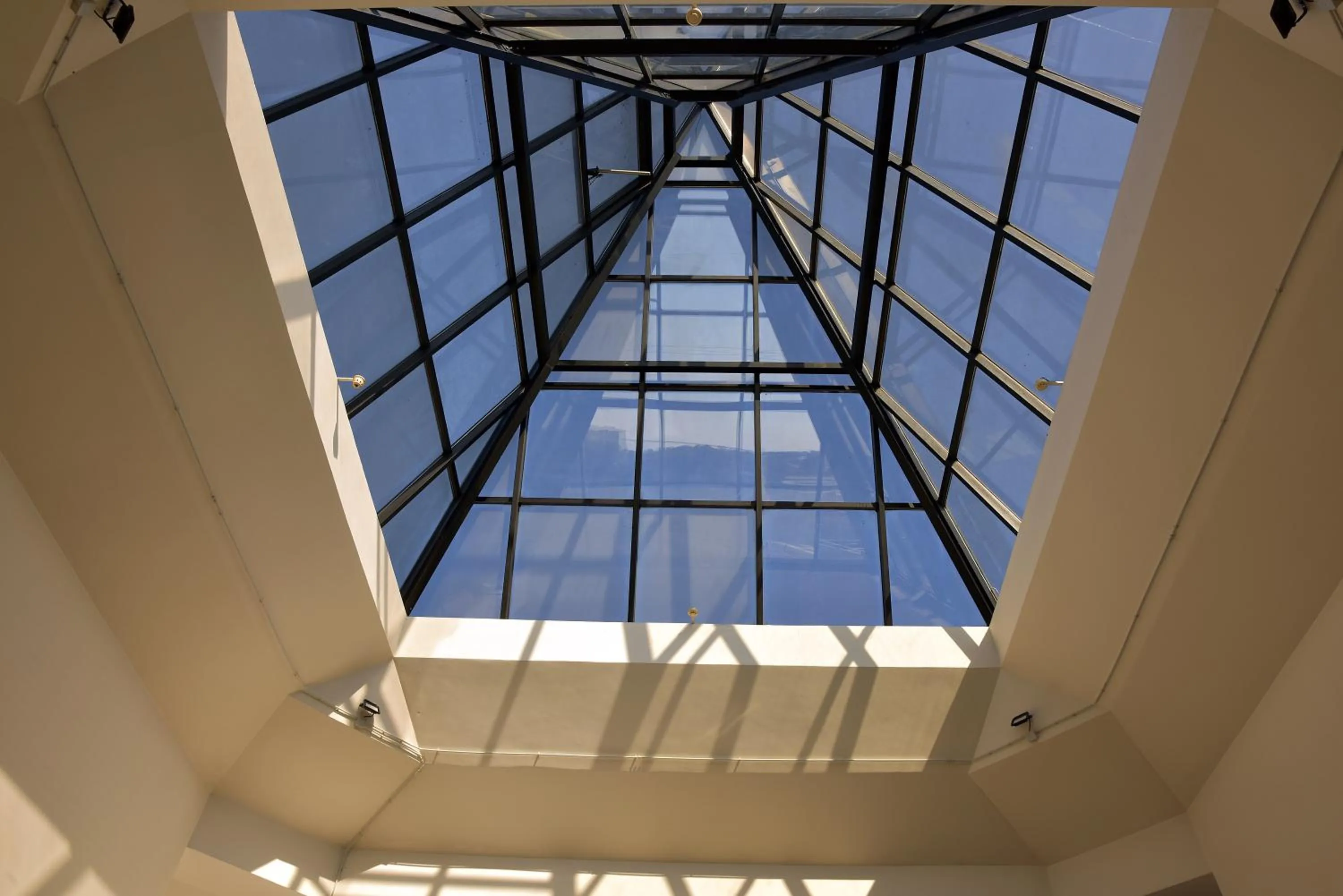 Property logo or sign in Hotel Diamante