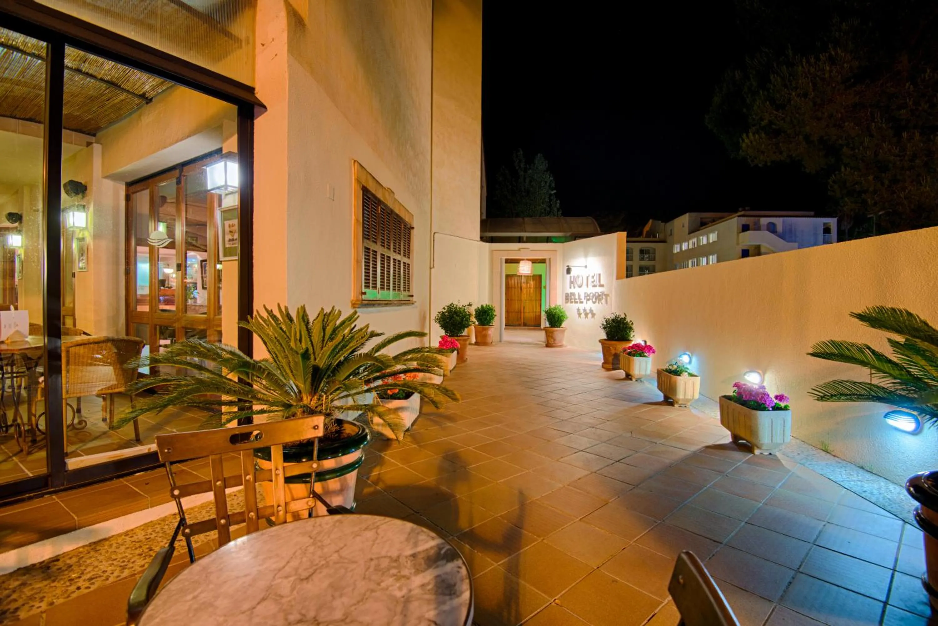 Lounge or bar in Bell Port Hotel