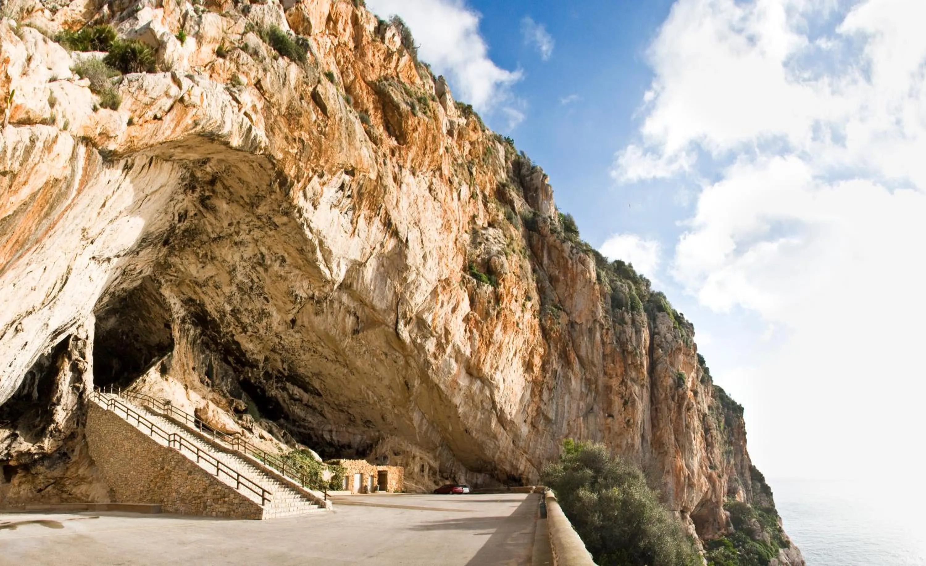 Entertainment in Bell Port Hotel