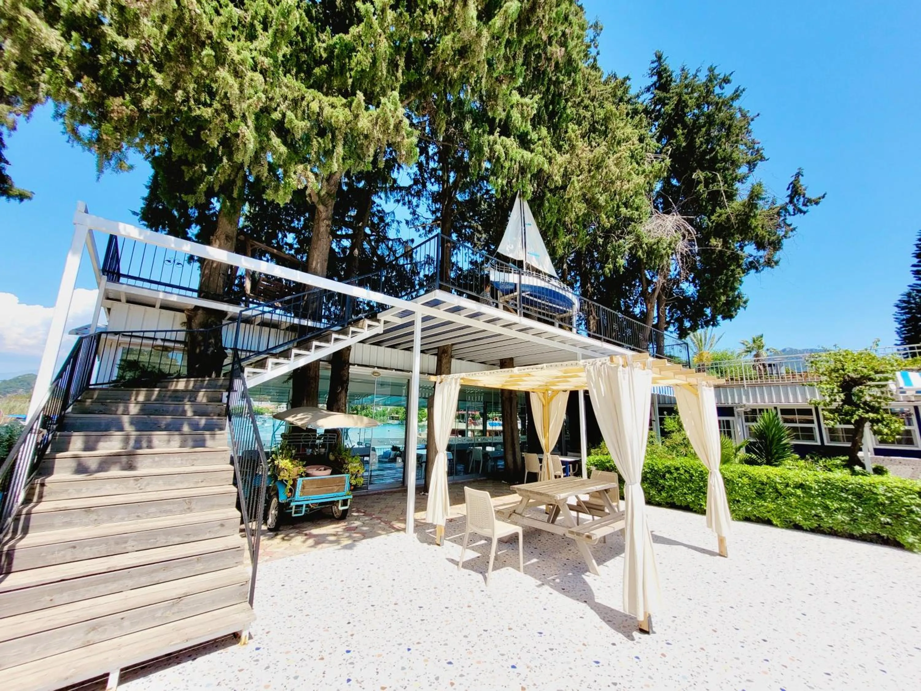 Property building in Berg Hotel