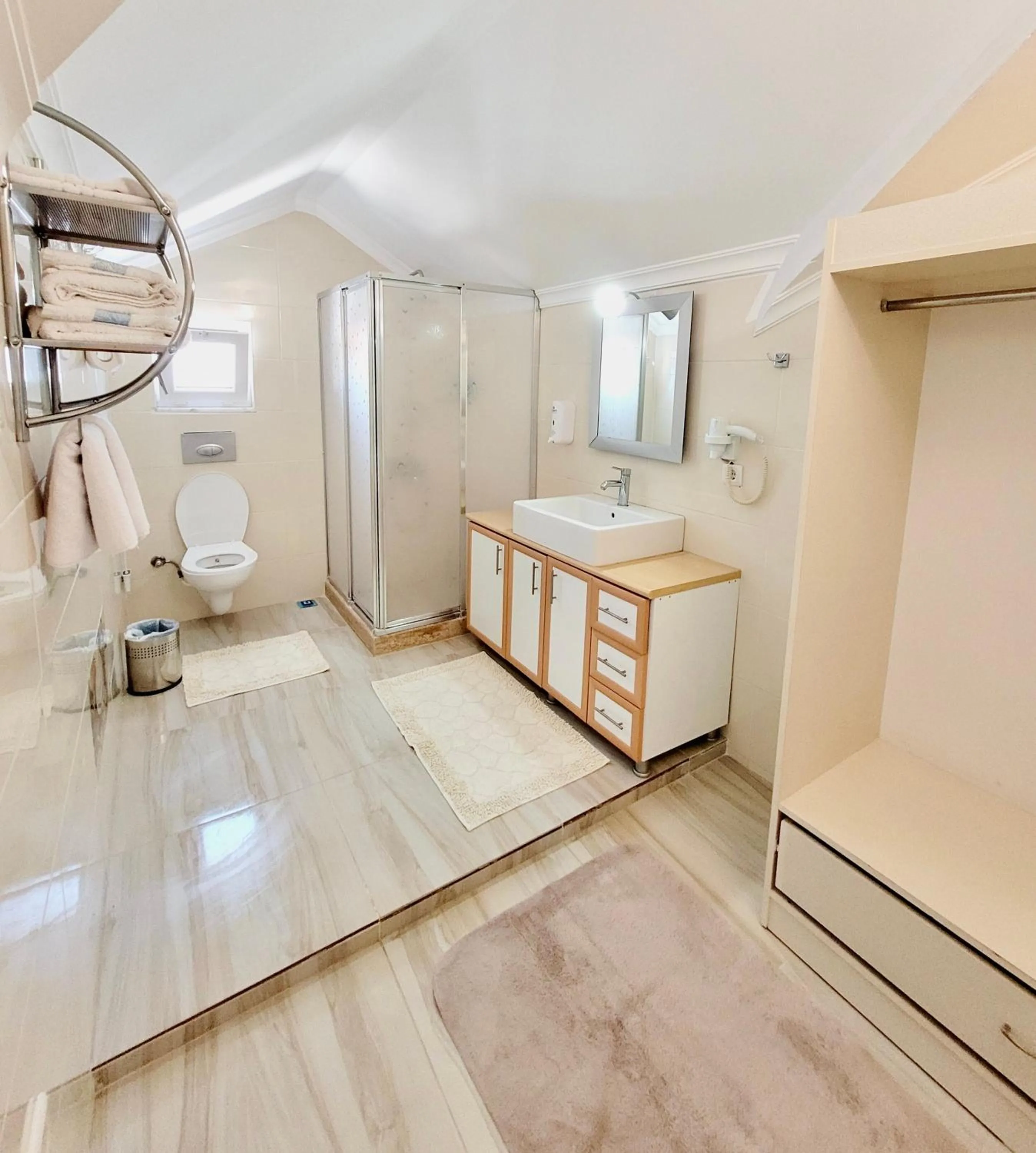 Bathroom in Berg Hotel